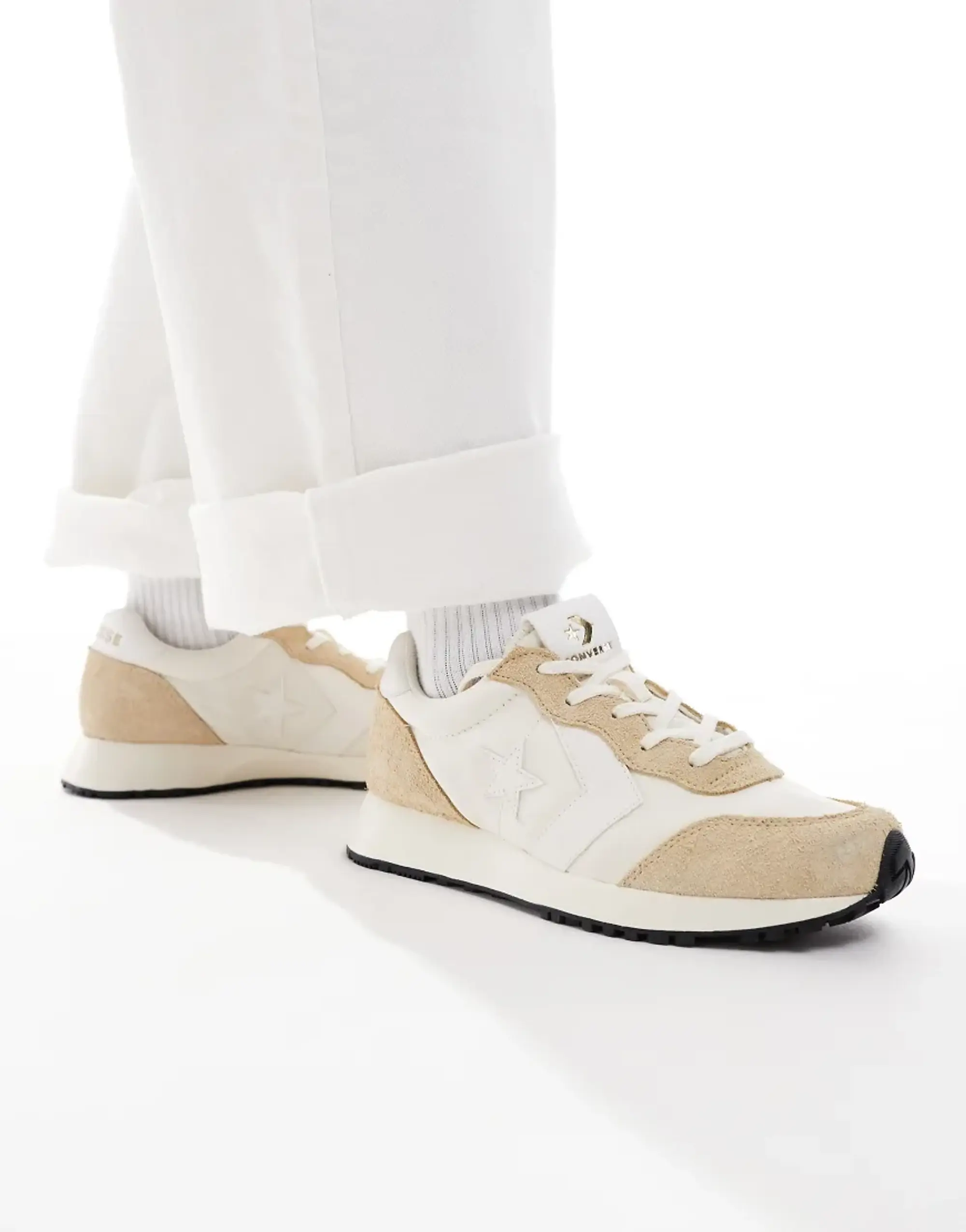 Converse Omega Trainer In Off-White