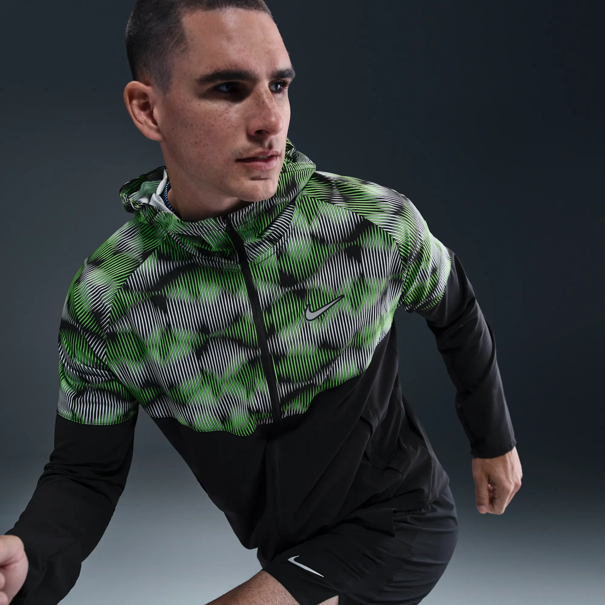 Nike Miler Men's Running Jacket - Black - Polyester/Elastane