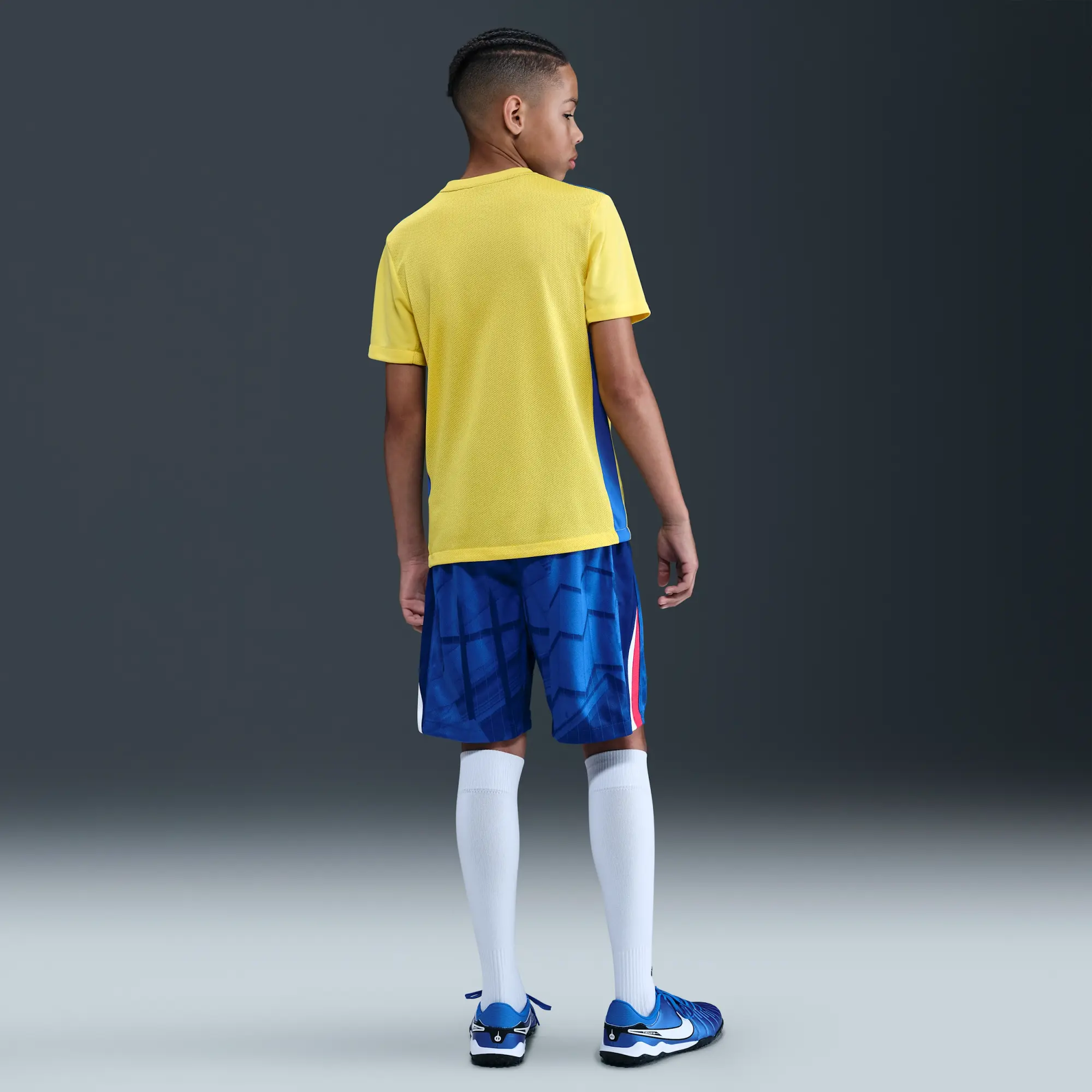 Chelsea F.C. 2025/26 Stadium Home Older Kids' Nike Dri-FIT Football Replica Shorts - Blue - Sustainable Materials