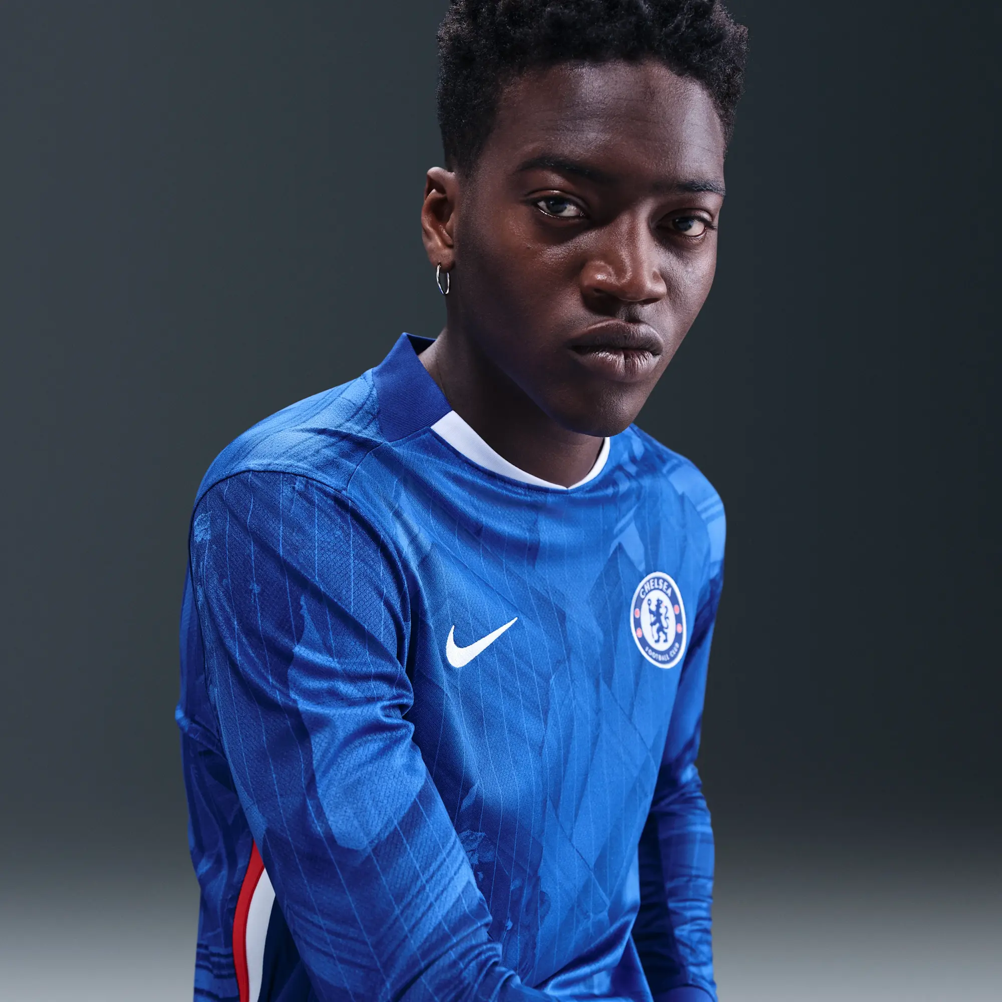 Chelsea F.C. 2025/26 Stadium Home Men's Nike Dri-FIT Football Replica Long-Sleeve Shirt - Blue - Polyester