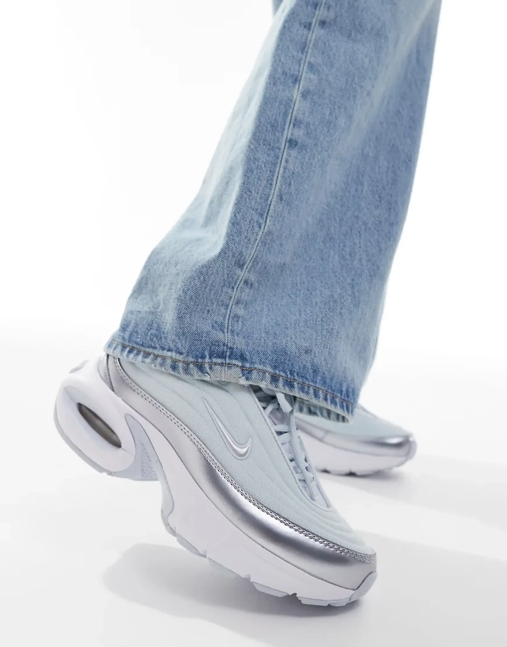 Nike Air Max Portal Se Unisex Trainers In Blue And White