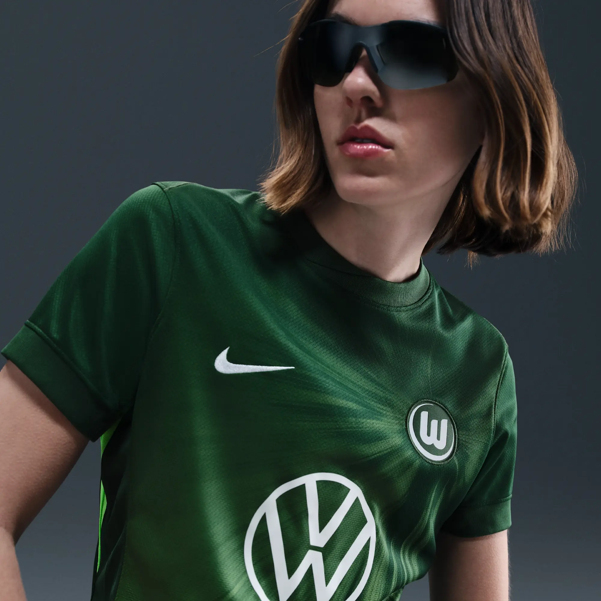 VfL Wolfsburg 2025/2026 Stadium Home Women's Nike Dri-FIT Football Replica Short-Sleeve Top - Green