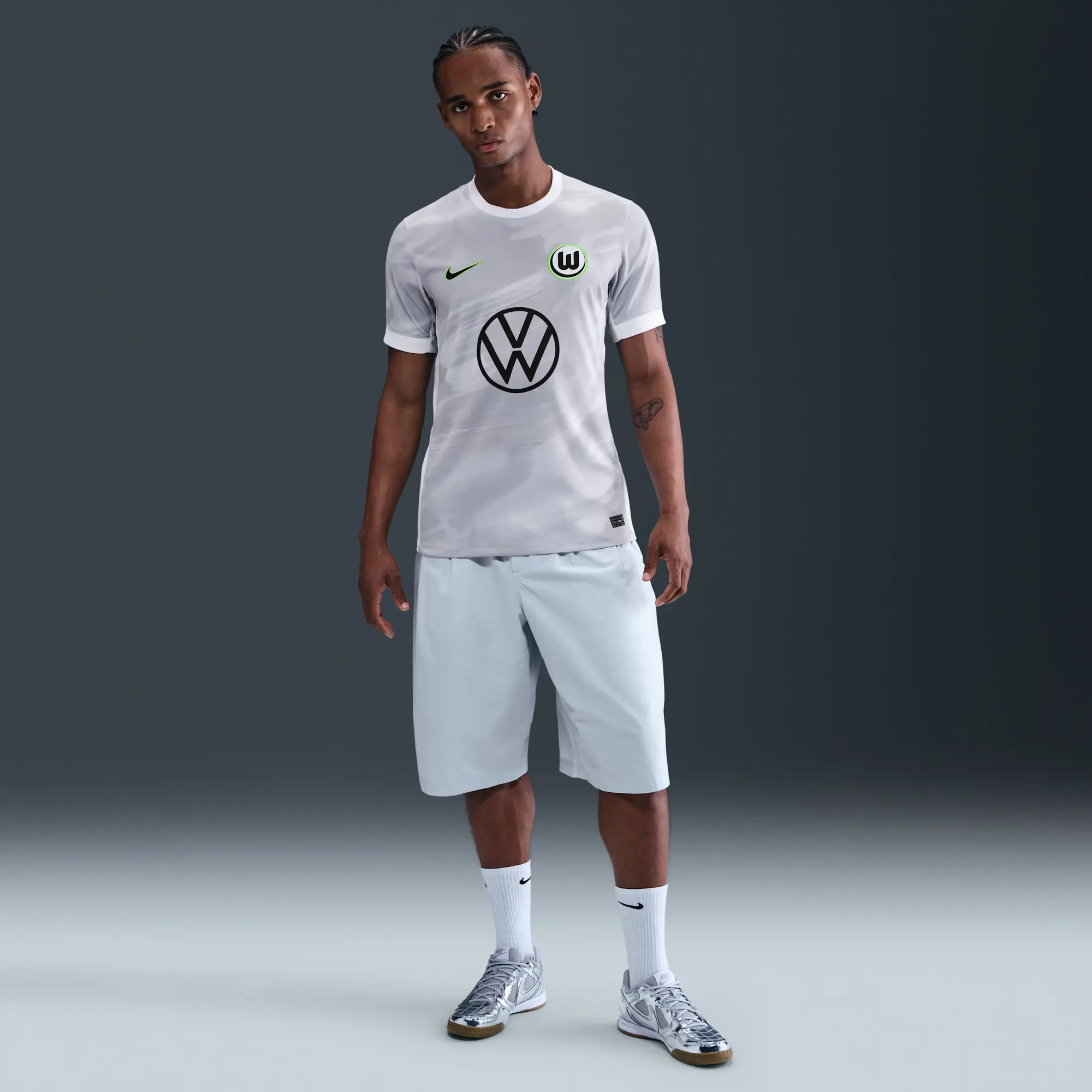 VfL Wolfsburg 2025/2026 Stadium Away Men's Nike Dri-FIT Football Replica Short-Sleeve Top - White
