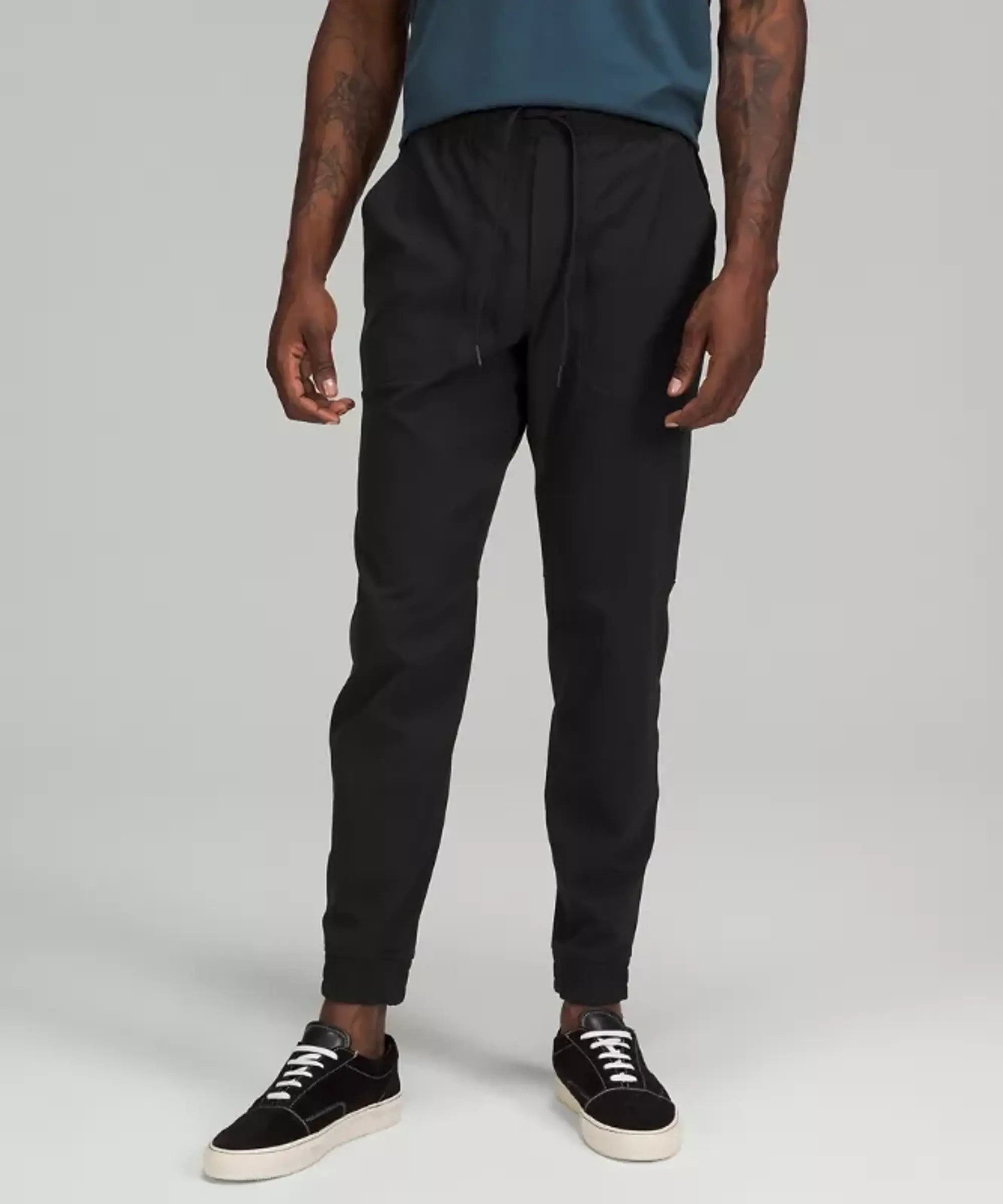 lululemon – Men's ABC Joggers Shorter – Color Black – Size L
