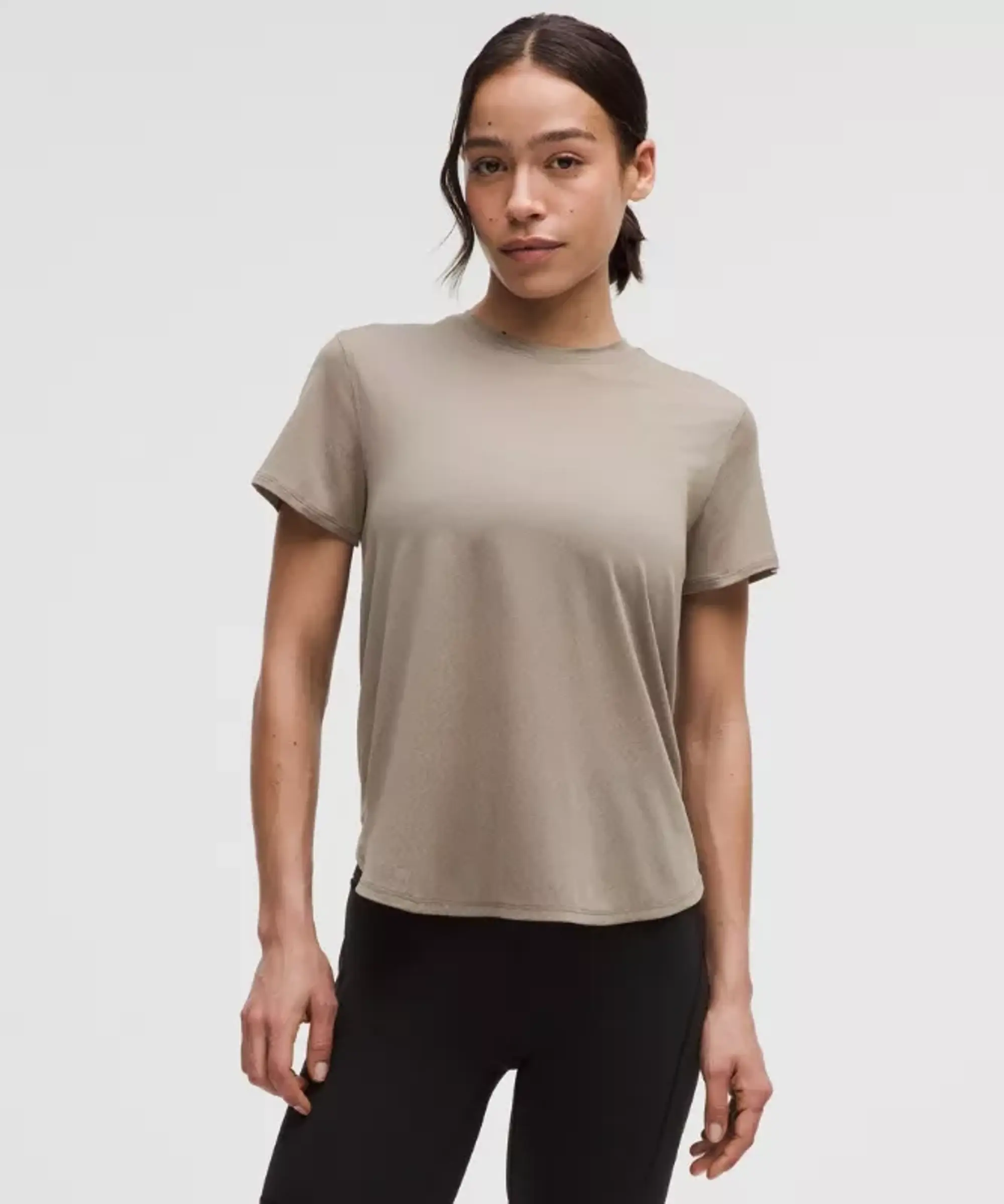 lululemon – Women's Lightweight Split-Back Training T-Shirt – Color Grey/Khaki – Size L