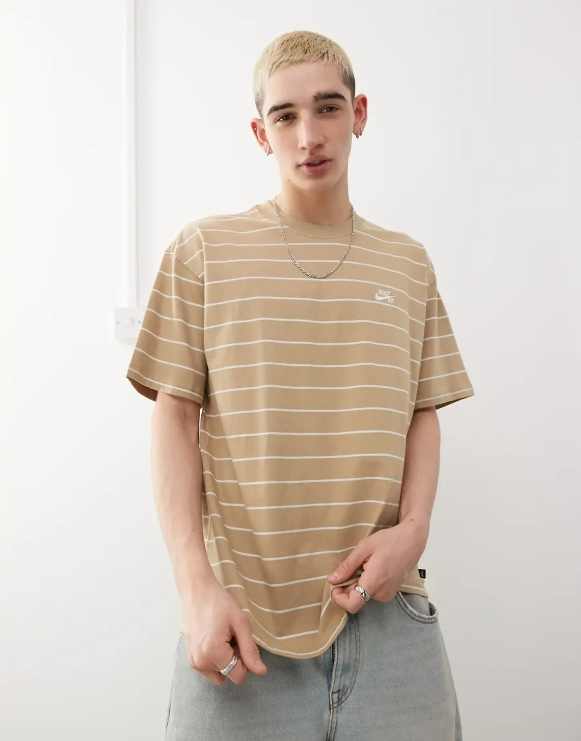 Nike Sb Stripe T-Shirt In Beige-Neutral