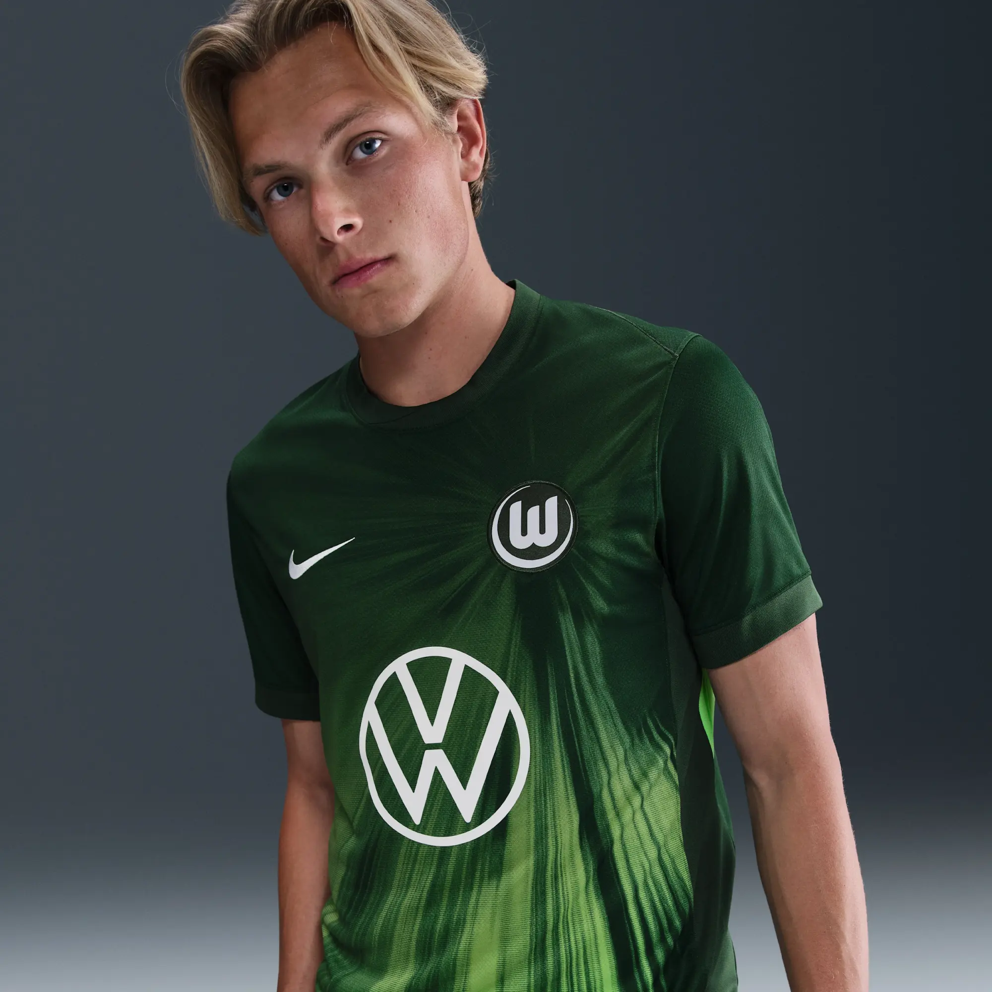 VfL Wolfsburg 2025/2026 Stadium Home Men's Nike Dri-FIT Football Replica Short-Sleeve Top - Green