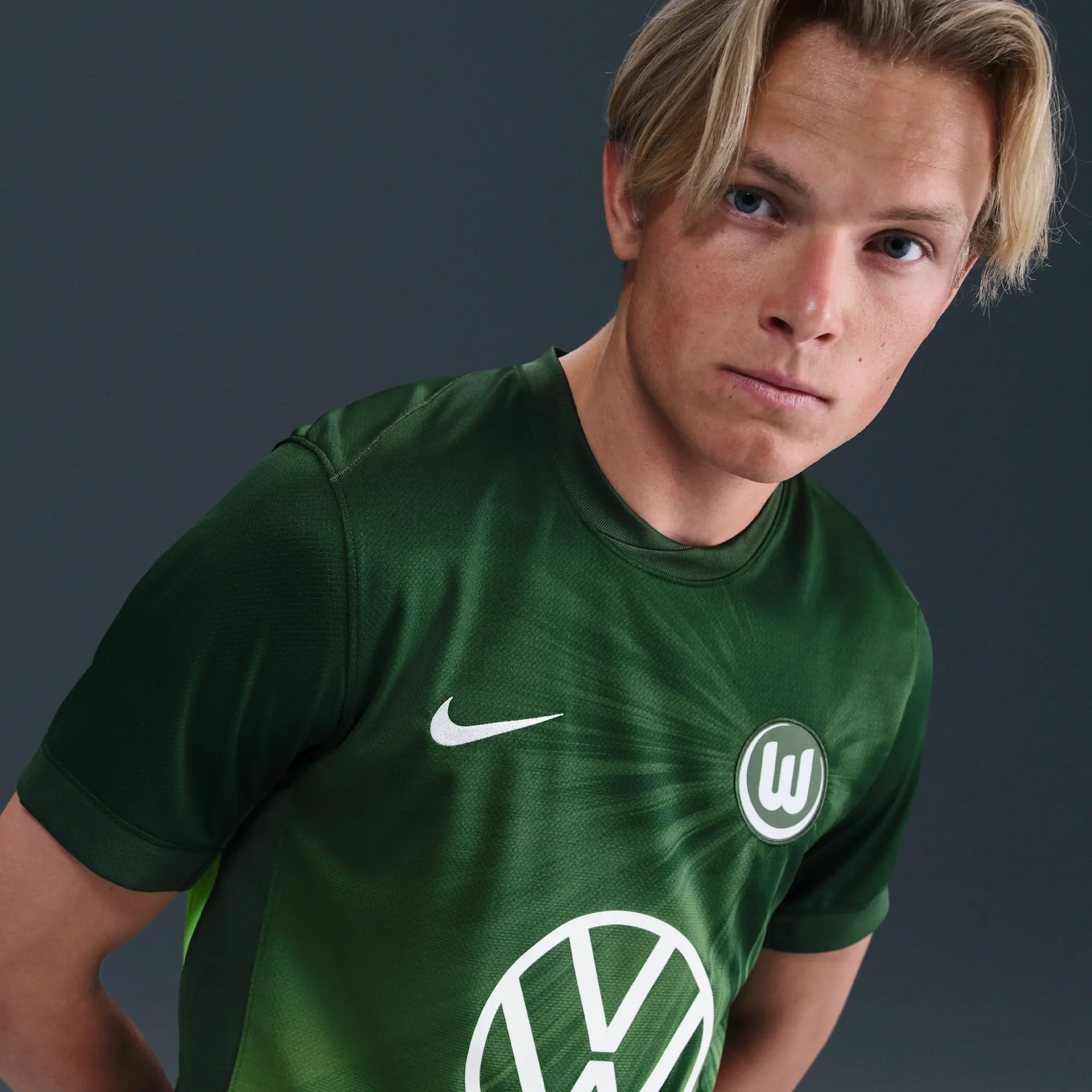 VfL Wolfsburg 2025/2026 Stadium Home Men's Nike Dri-FIT Football Replica Short-Sleeve Top - Green