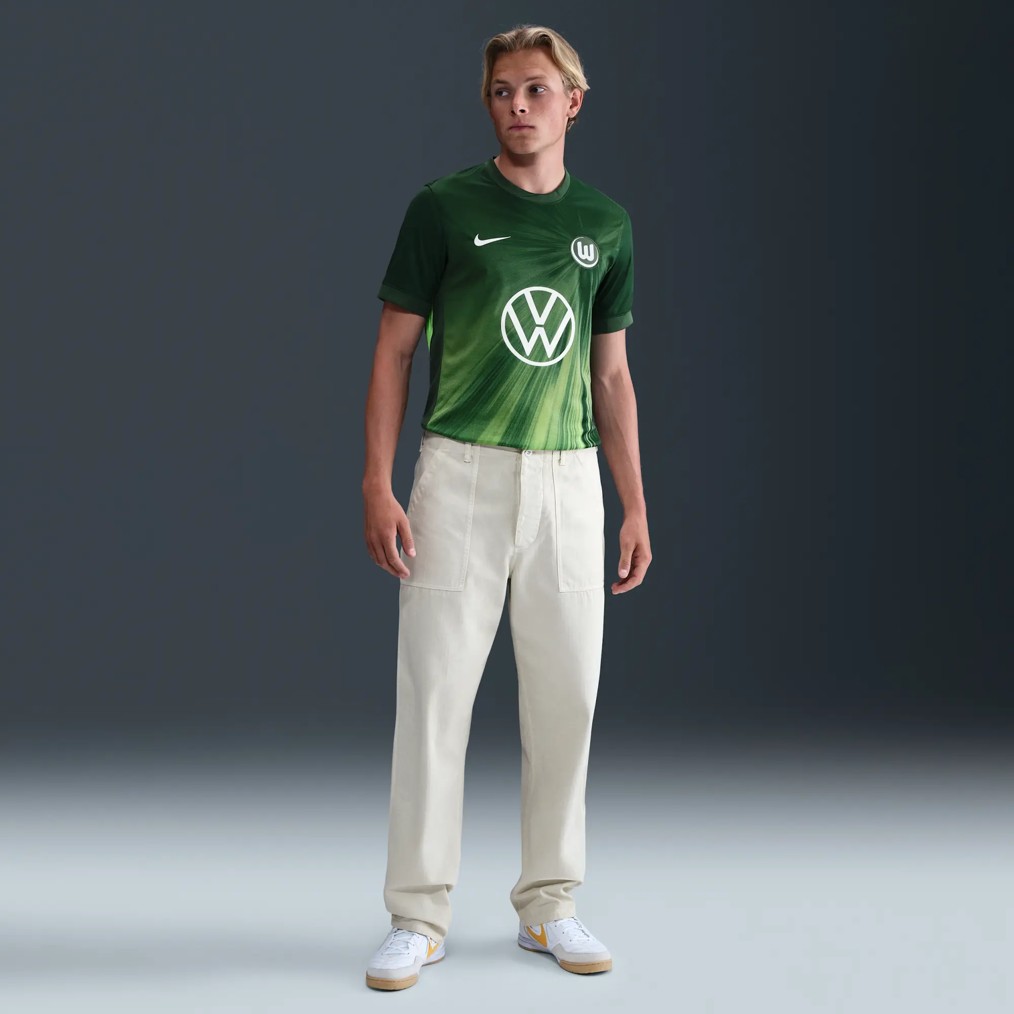 VfL Wolfsburg 2025/2026 Stadium Home Men's Nike Dri-FIT Football Replica Short-Sleeve Top - Green