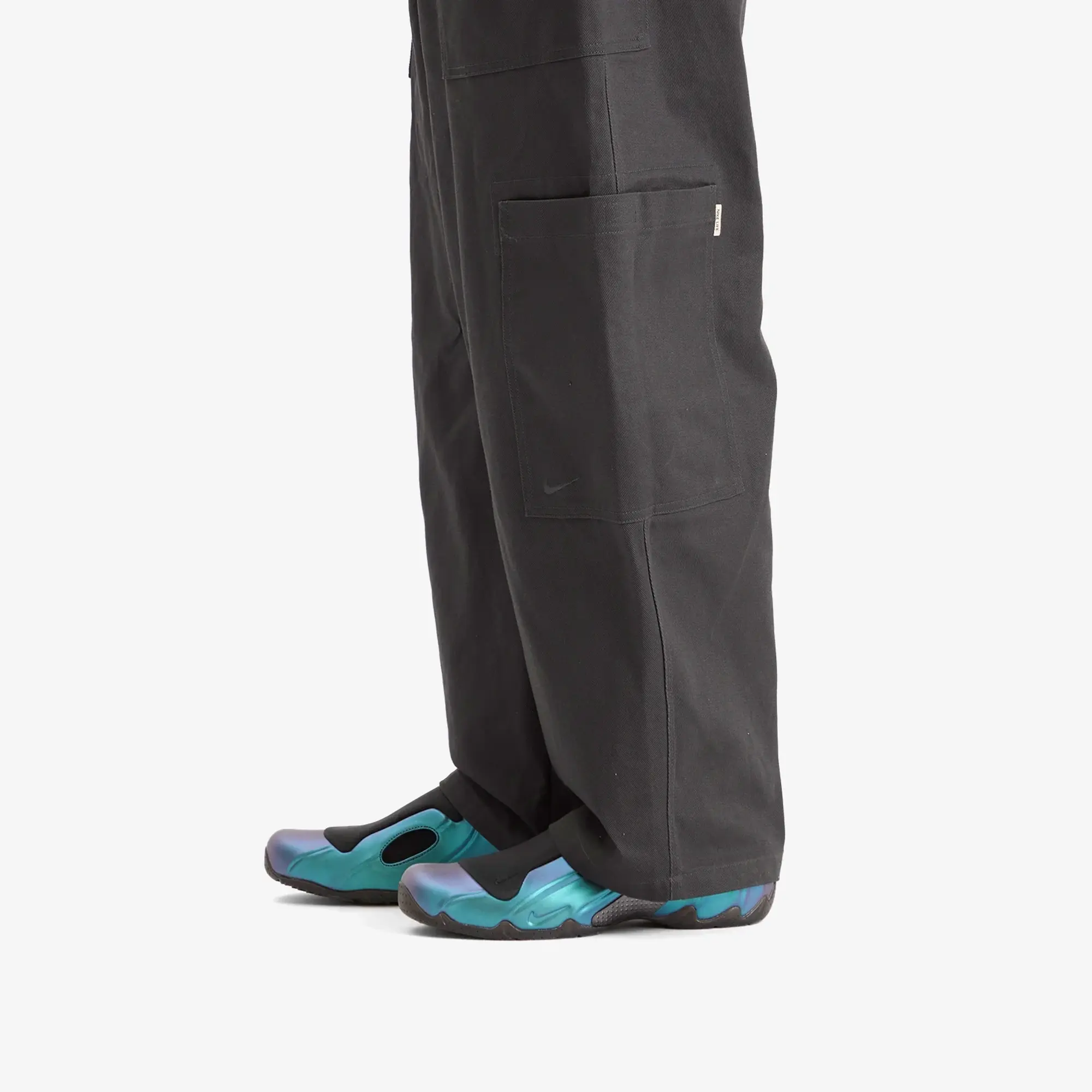 Nike Men's Clogposite Sneaker Noir/Violet/Cactus