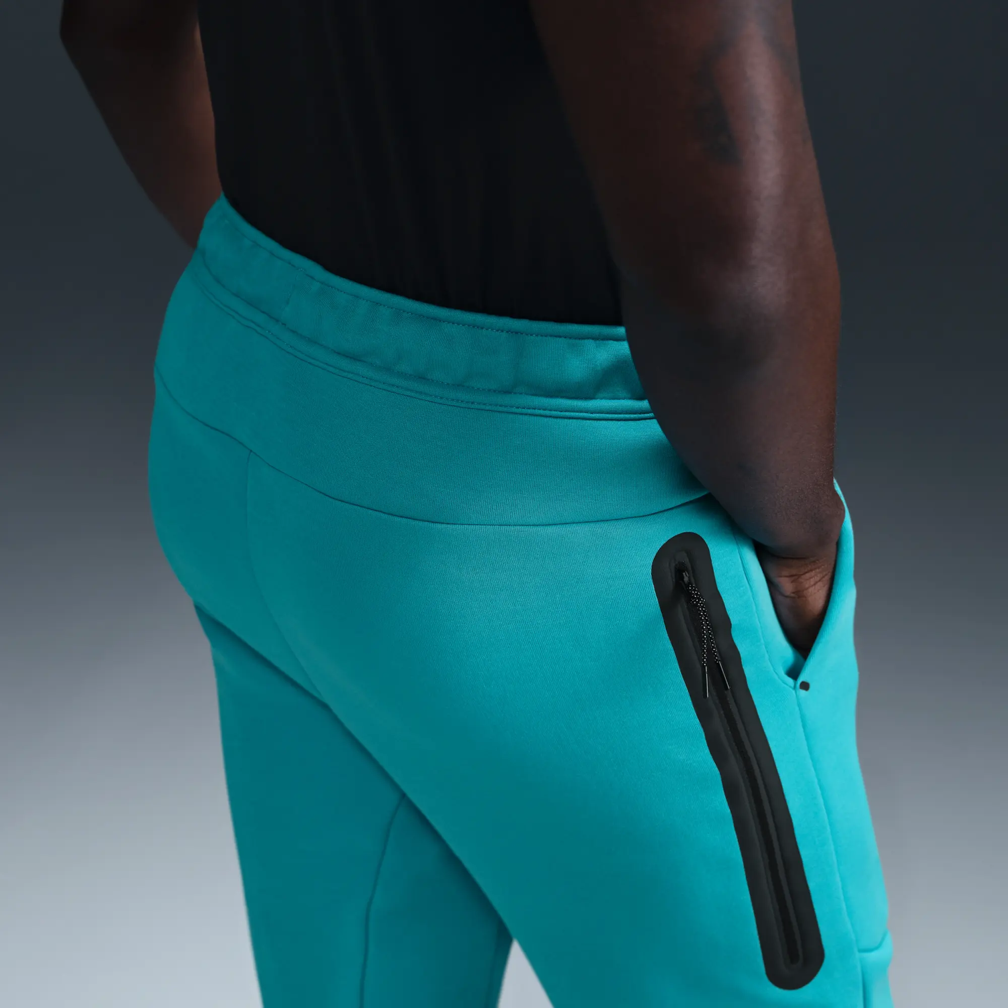Nike Tech Men's Fleece Joggers - Green - Cotton/Polyester