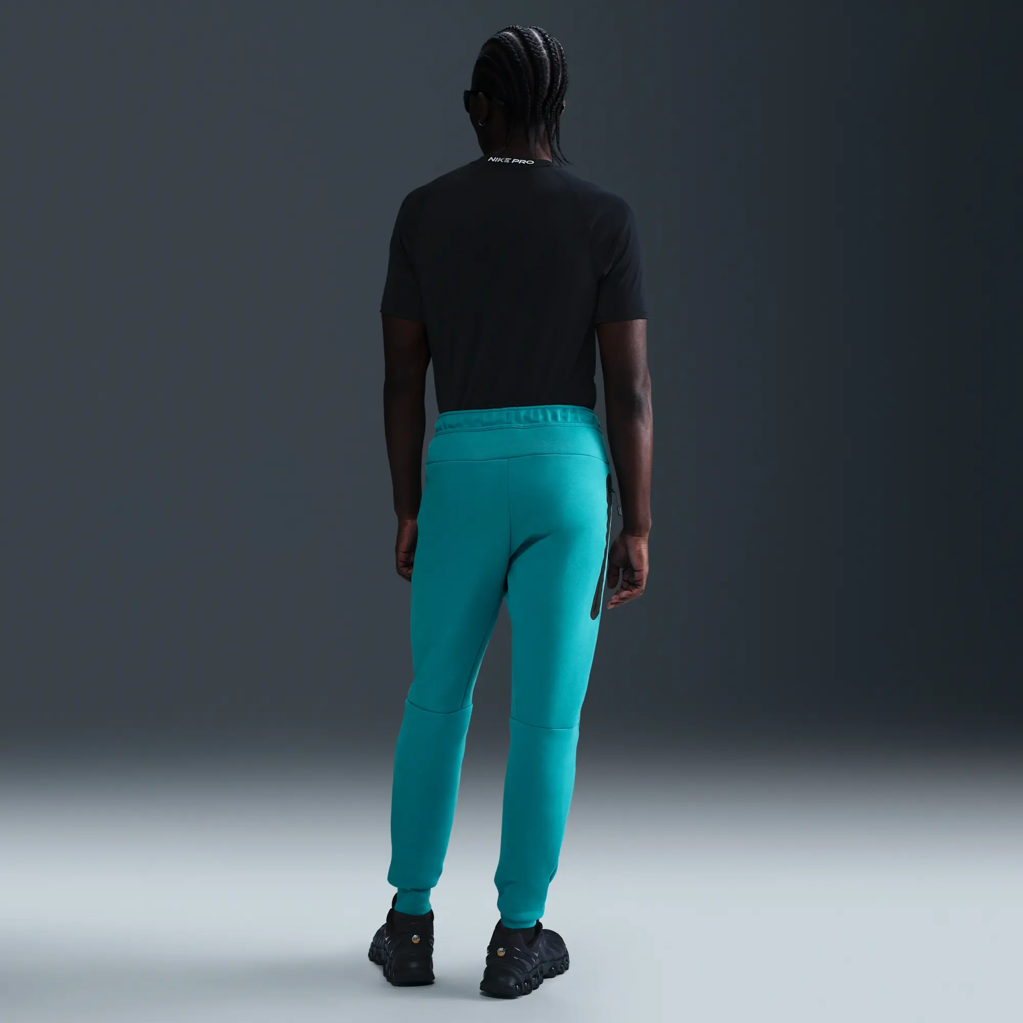 Nike Tech Men's Fleece Joggers - Green - Cotton/Polyester