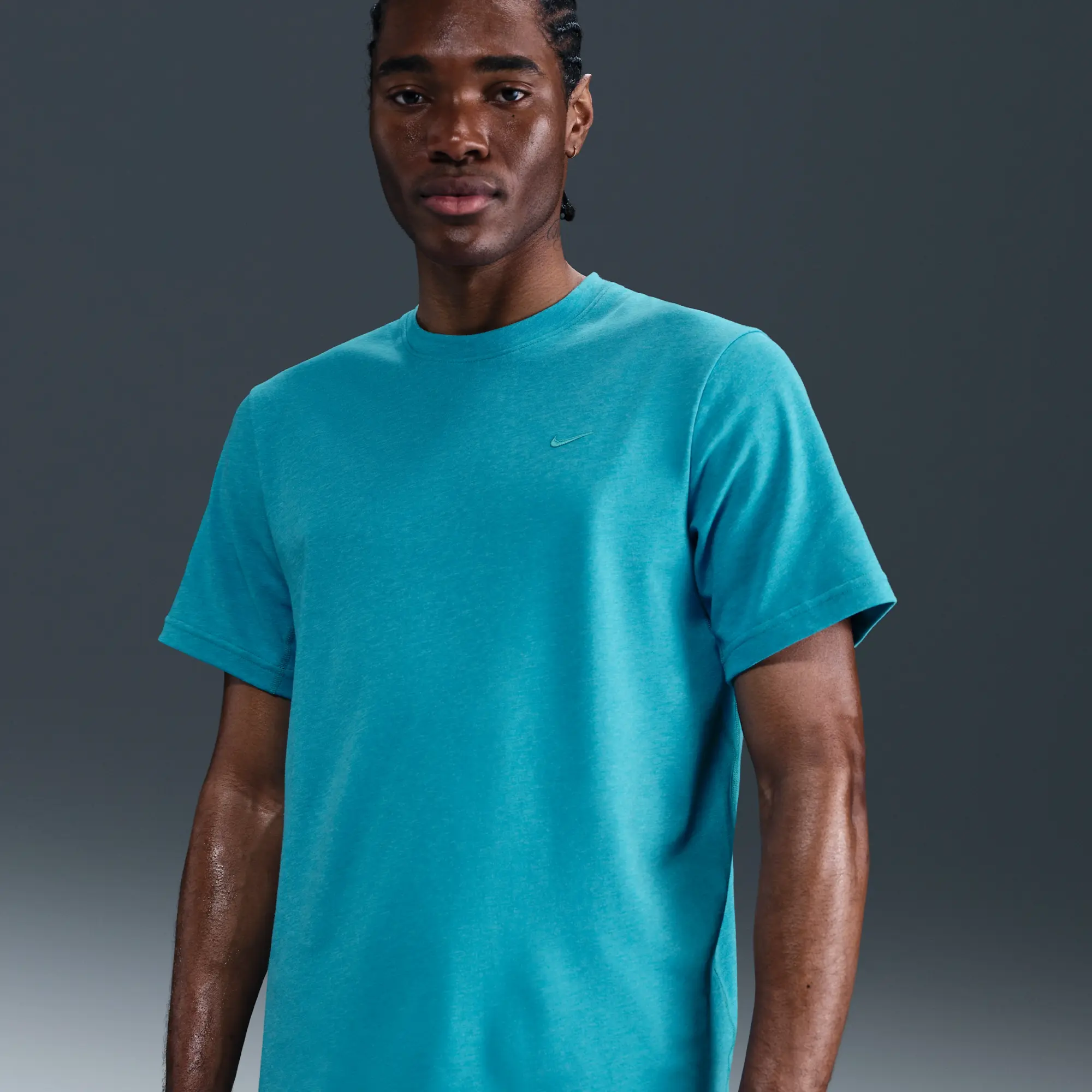 Nike Primary Men's Dri-FIT Short-sleeve Versatile Top - Green - Sustainable Materials