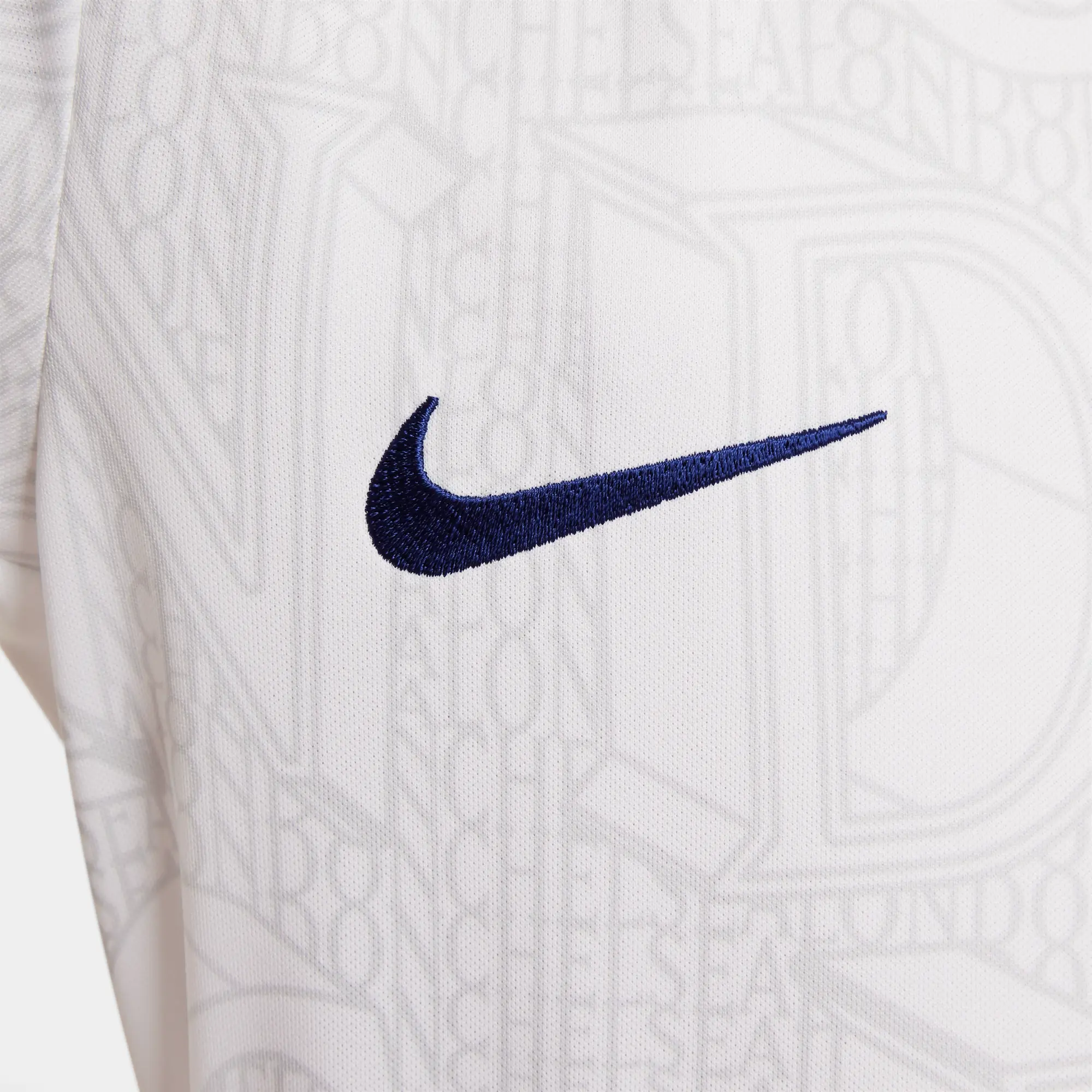 Chelsea F.C. Academy Pro Older Kids' Nike Dri-FIT Football Pre-Match Top - White - Polyester