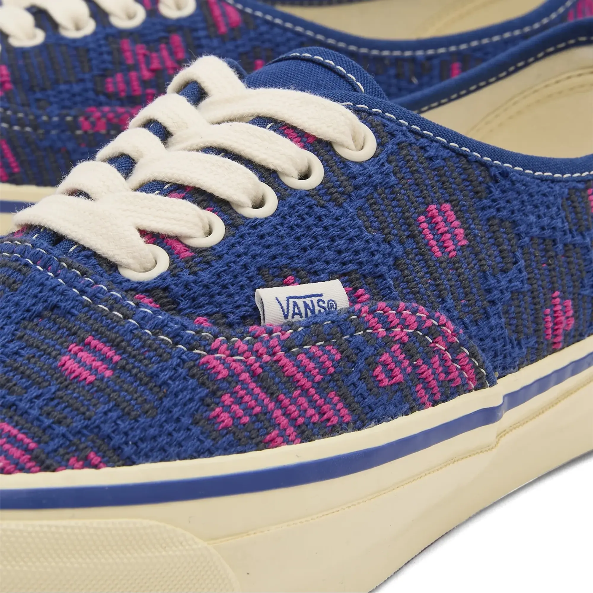 LX Authentic 44 DAISY