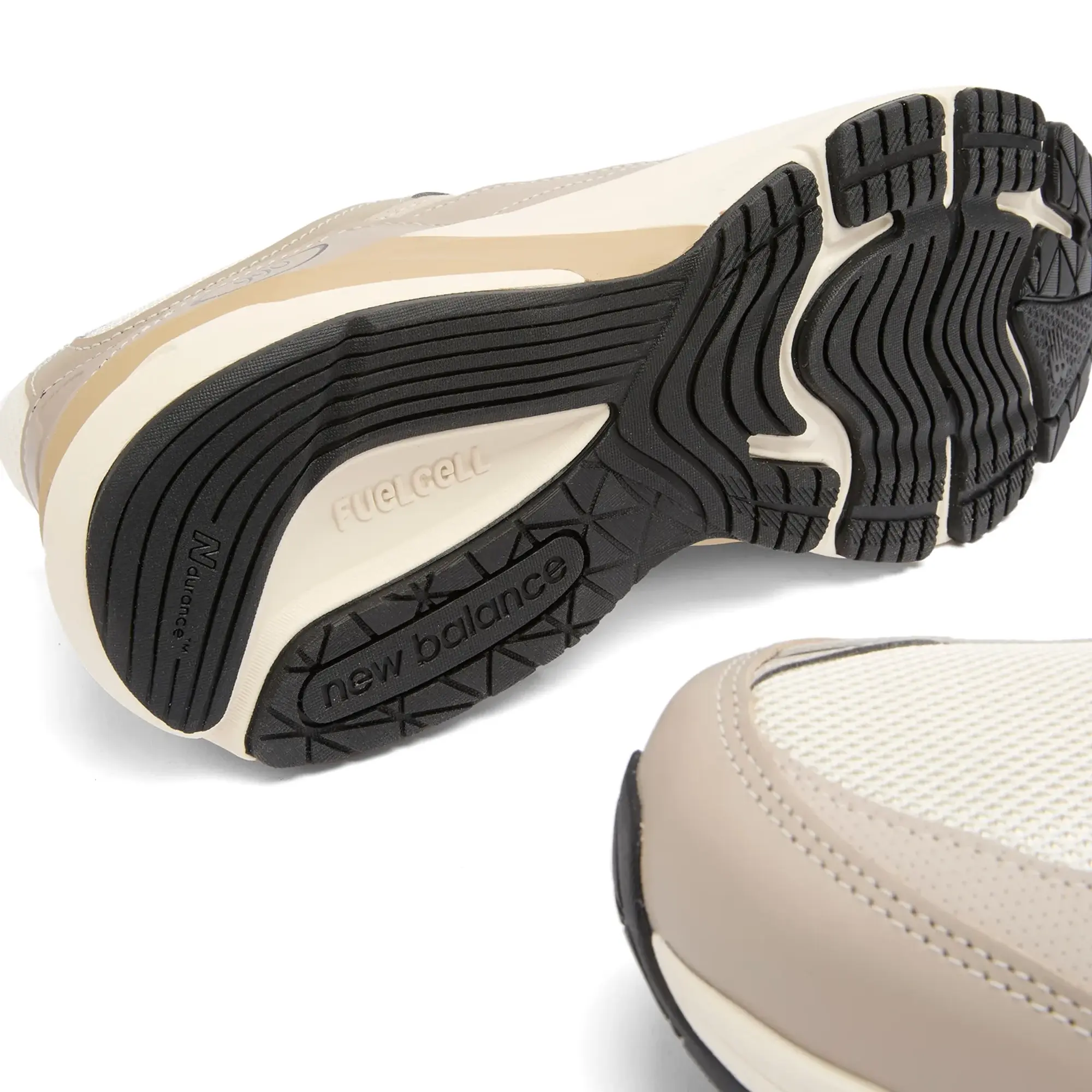 New Balance Unisex Made in USA 990v6 in Beige/Grey Suede/Mesh