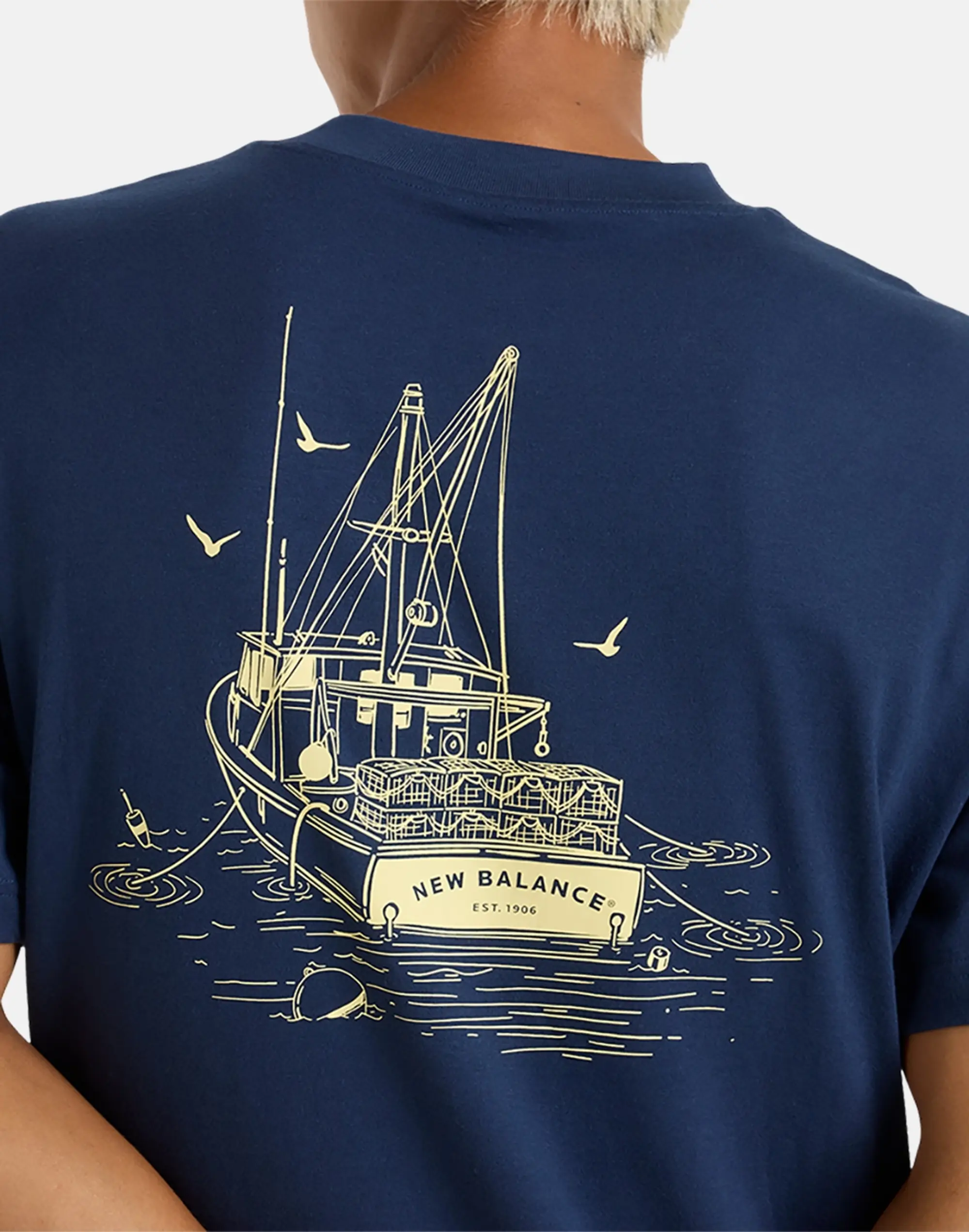 Men's New Balance Graphic T-Shirt in Navy Blue 