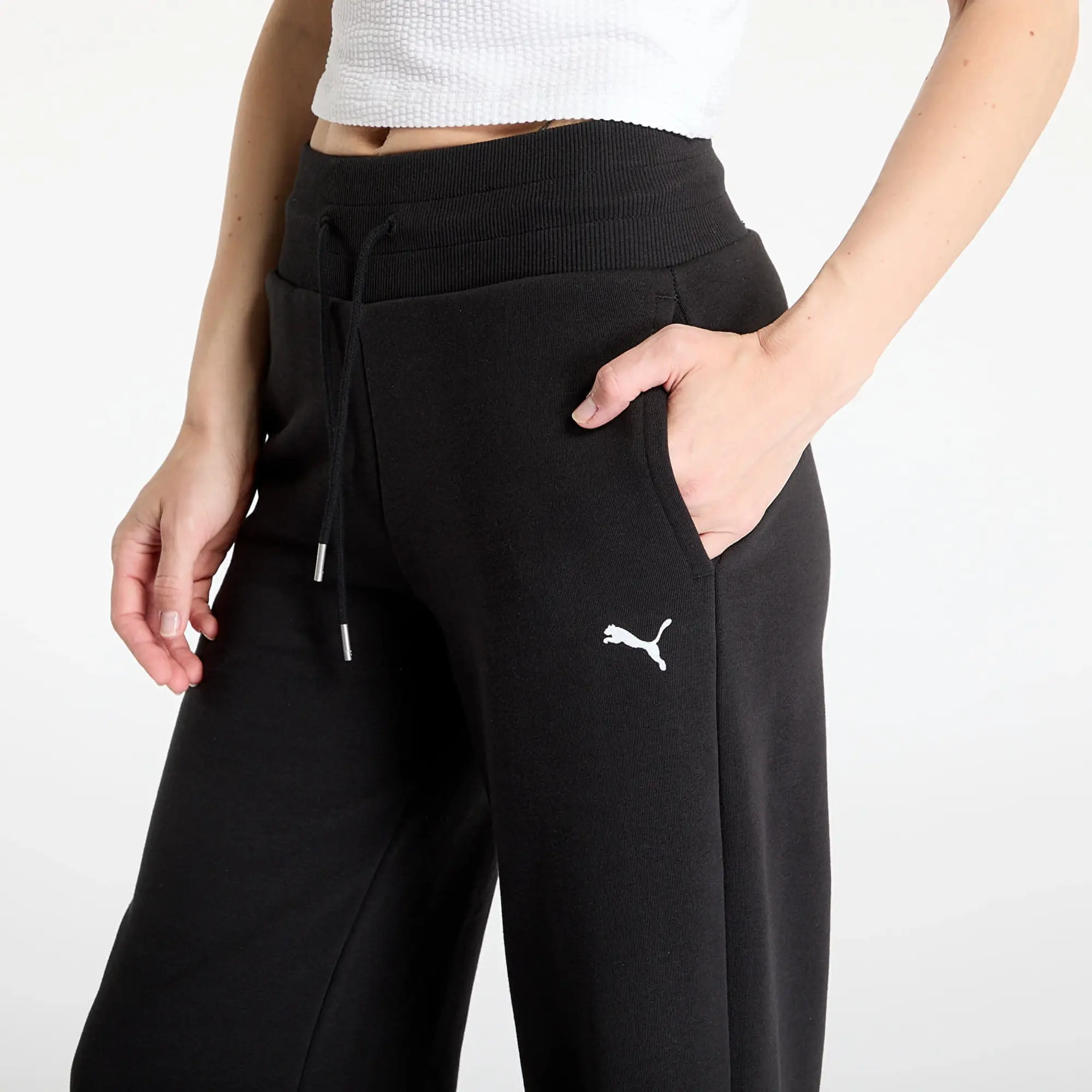 PUMA Wardrobe Essentials Relaxed Wide Leg Sweatpants Women, Black