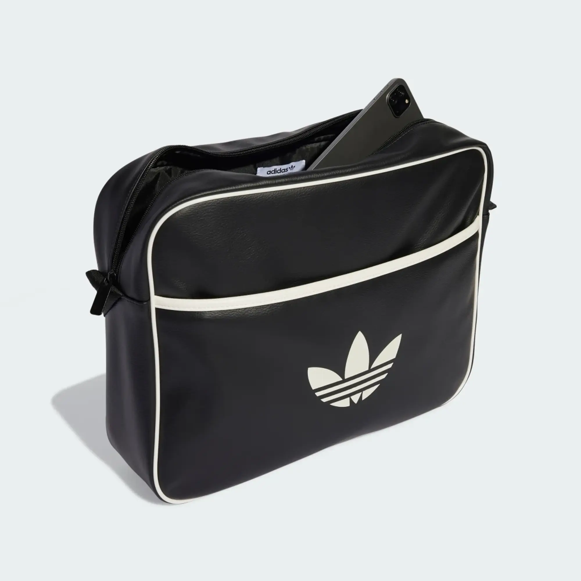 adidas Airliner