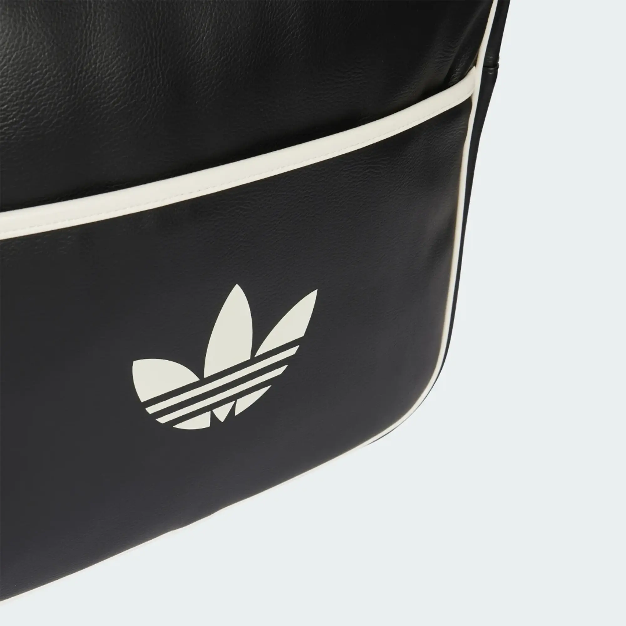 adidas Airliner