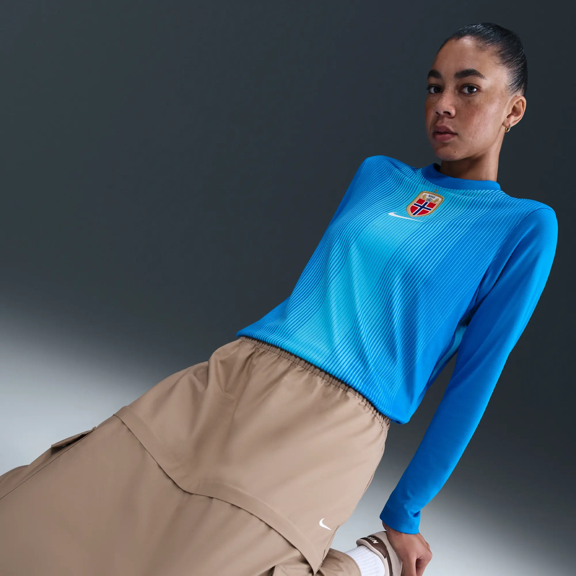 Norway 2025/26 Stadium Goalkeeper Women's Nike Dri-FIT Football Replica Long-Sleeve Shirt - Blue - Recycled Polyester