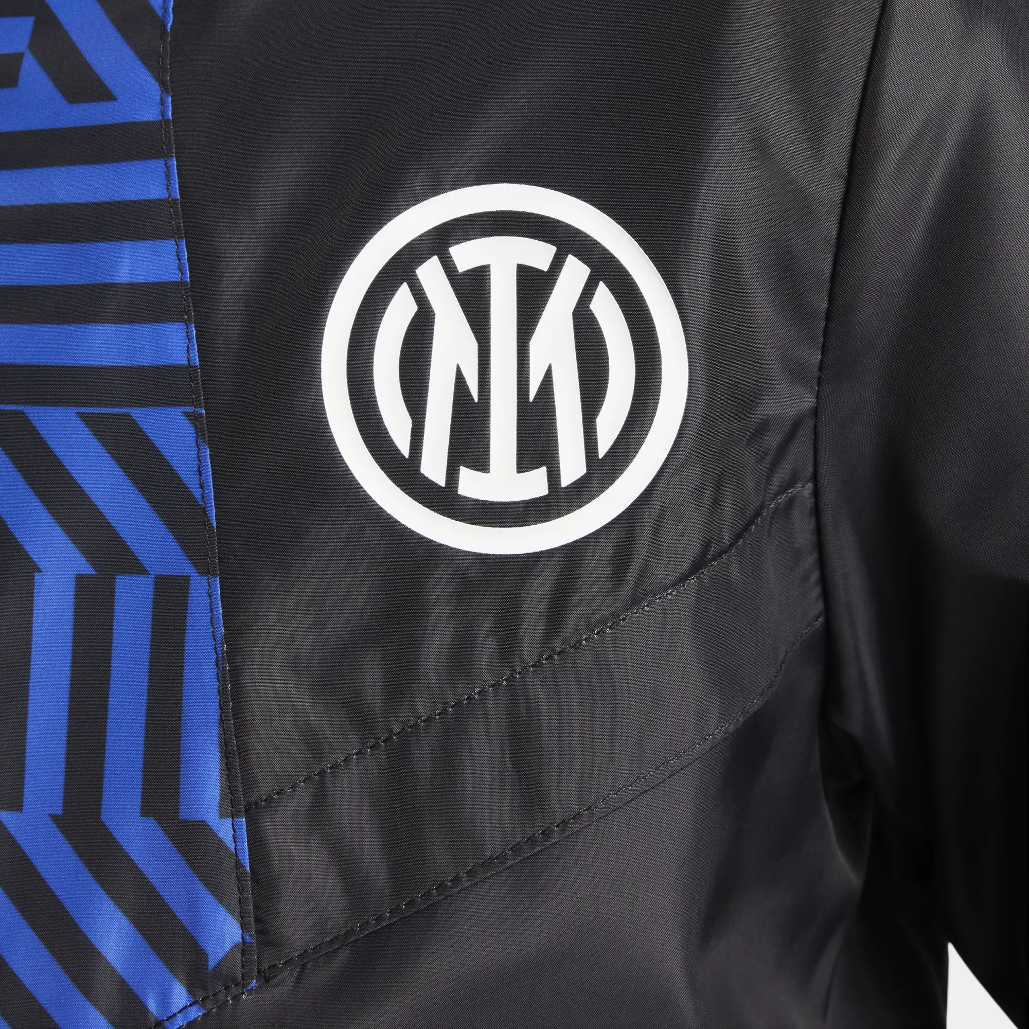 Inter Milan Amplify Windrunner Home Older Kids' (Boys') Nike Football Anorak Jacket - Black - Polyester