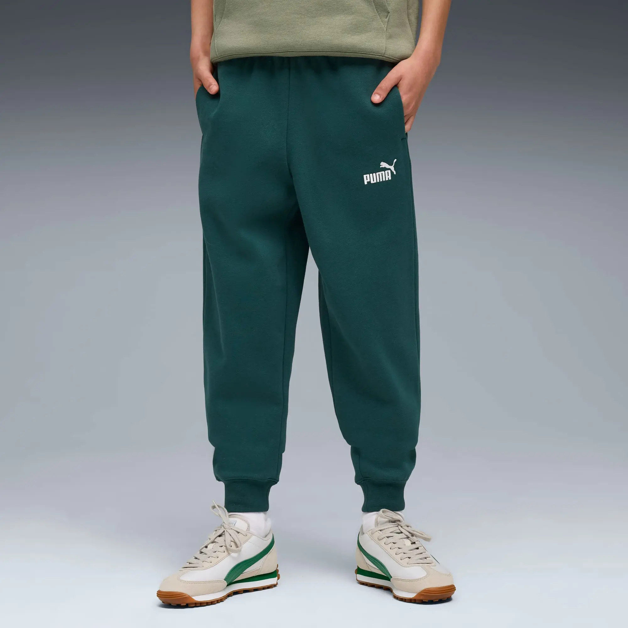PUMA Ess No. 1 Logo Fleece Sweatpants Youth, Green Terrain, size 11-12 Youth