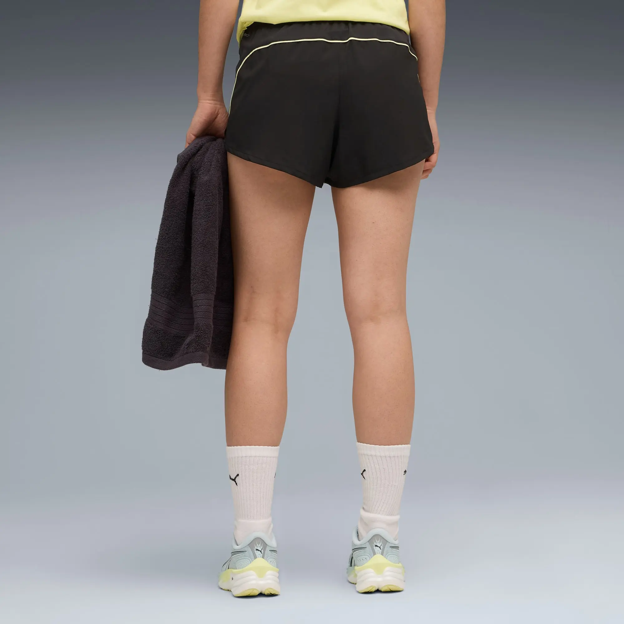 PUMA Velocity 3" Running Shorts Women, Black/Gold Moon, size 3XL
