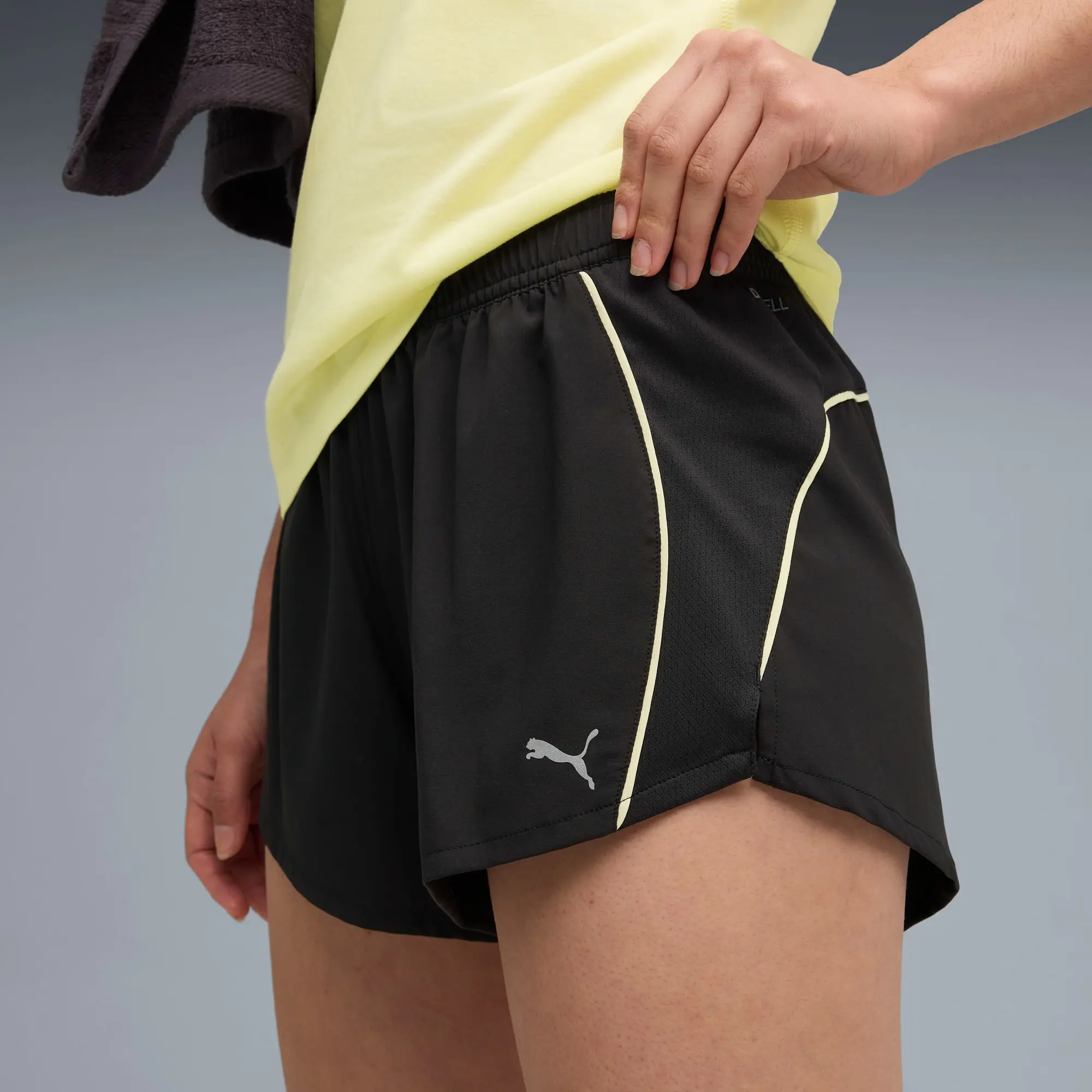 PUMA Velocity 3" Running Shorts Women, Black/Gold Moon, size 3XL