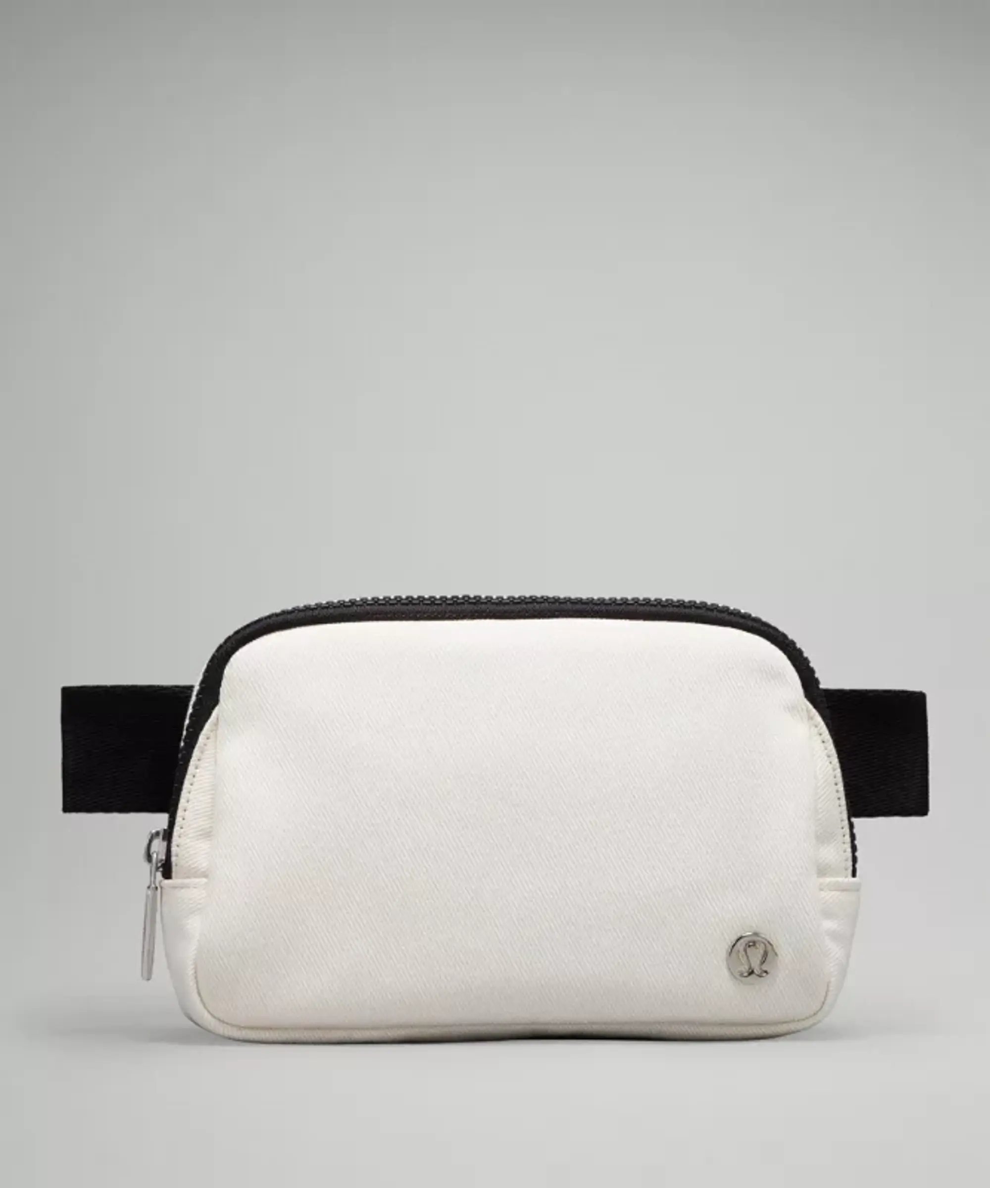 lululemon – Everywhere Belt Bag 1L Canvas – Color Black/White