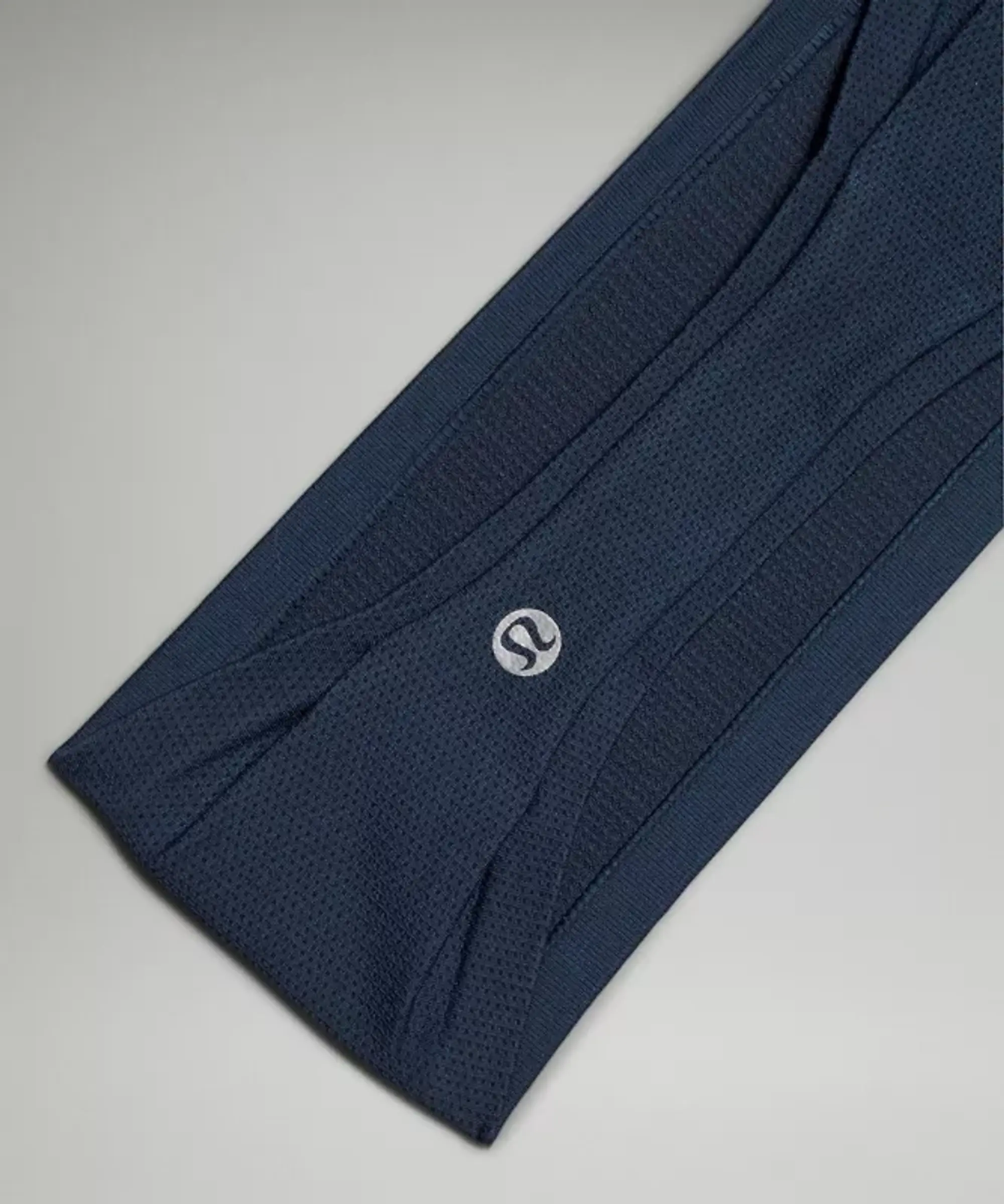 lululemon – Metal Vent Tech Wide Headband – Color Blue