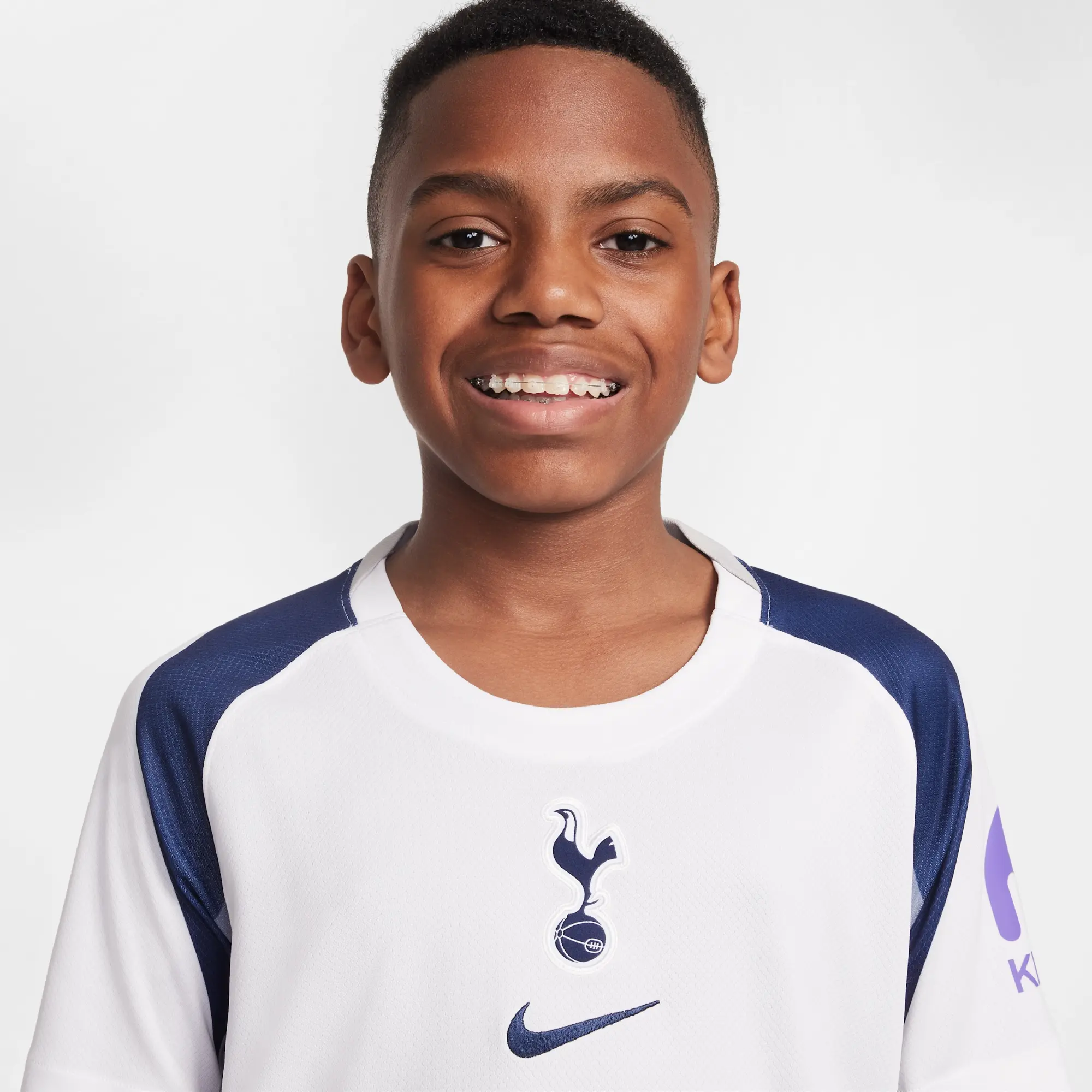 Tottenham Hotspur 2025/26 Stadium Home Older Kids' Nike Dri-FIT Football Replica Shirt - White - Recycled Polyester