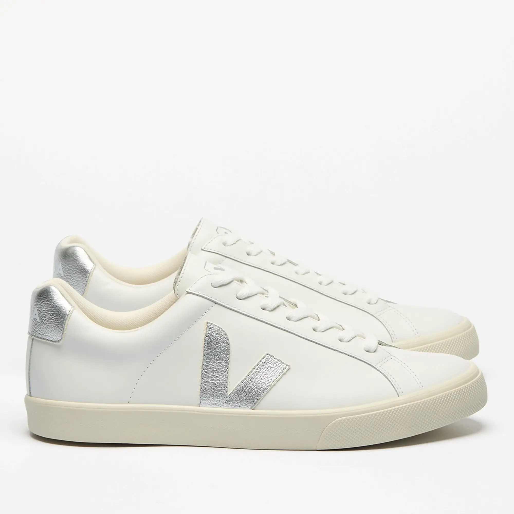 Veja Women's Esplar Leather Low Top Trainers