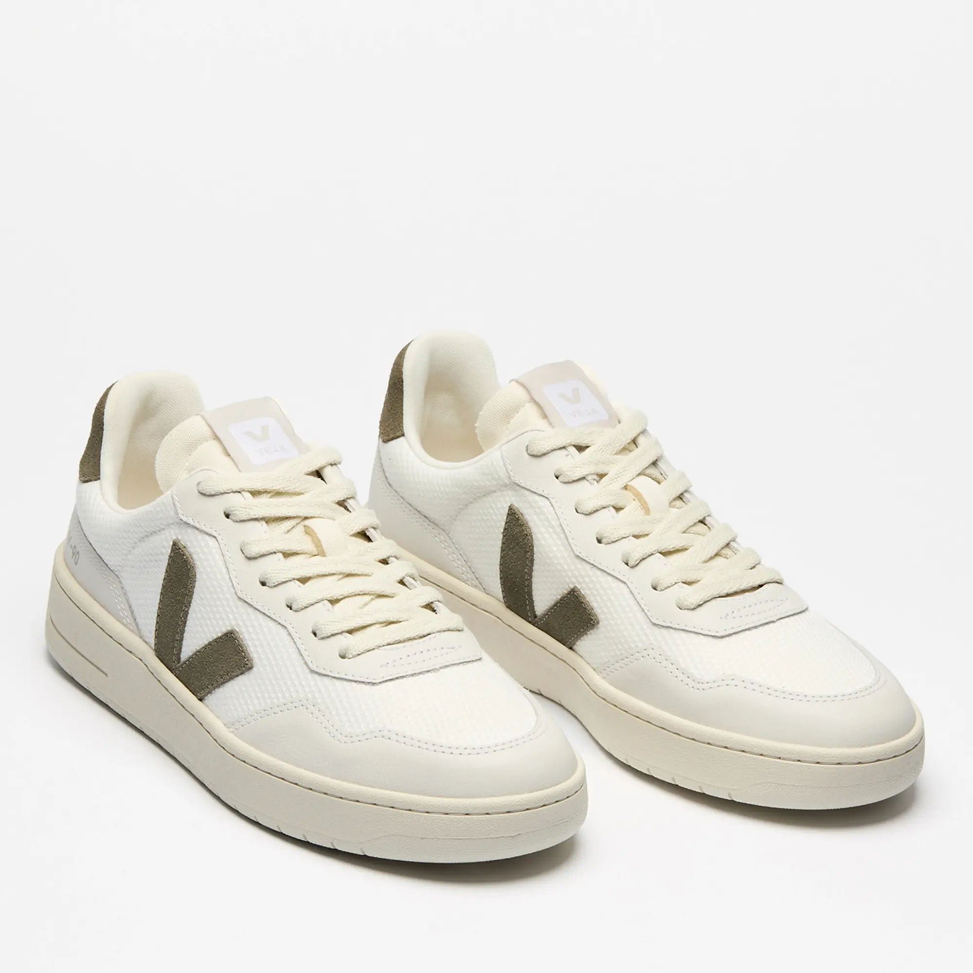 Veja Men's V-90 Bastille B-Mesh Trainers