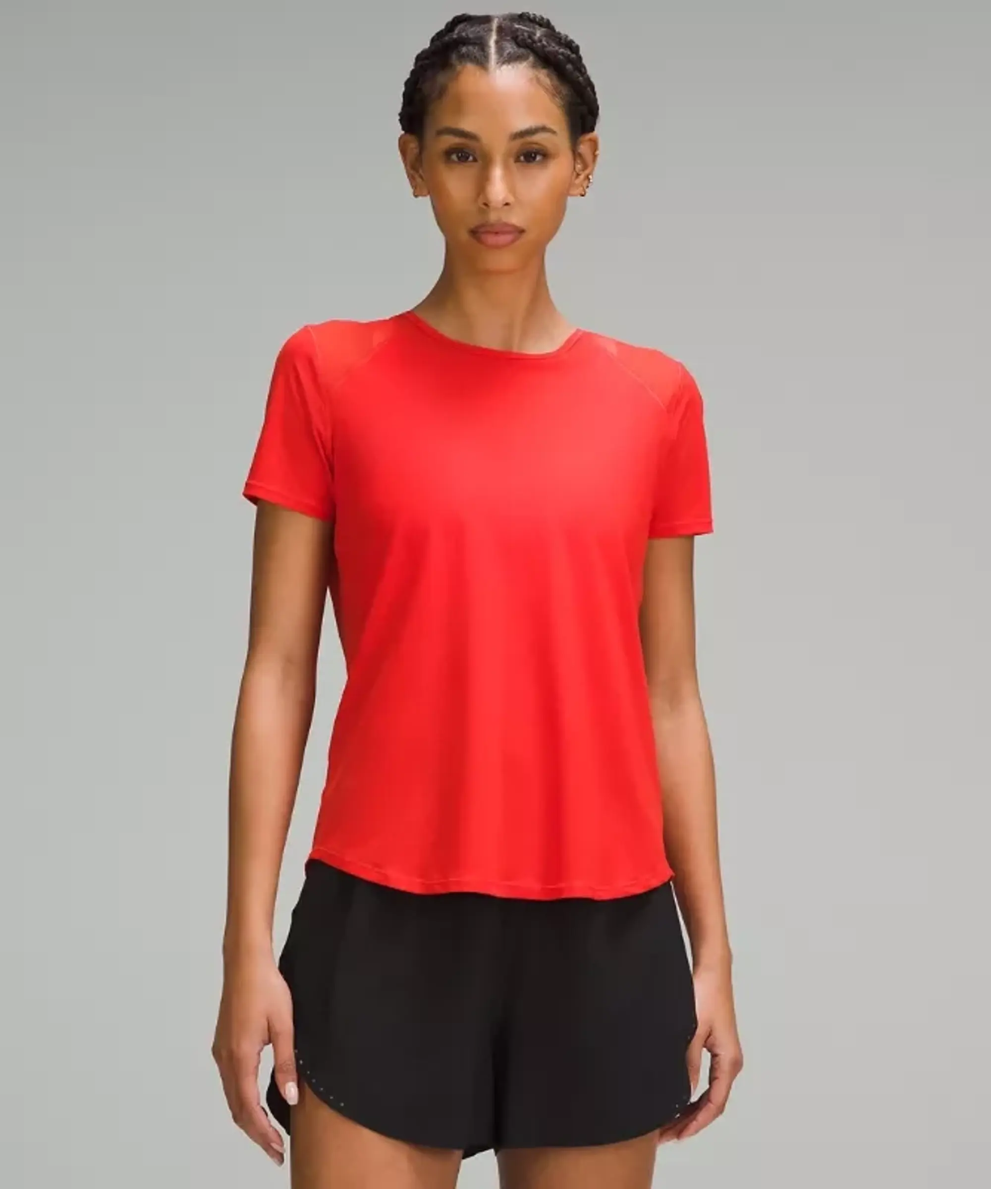 lululemon – Women's Sculpt Short-Sleeve Shirt Pleated – Color Red/Bright Red – Size 0