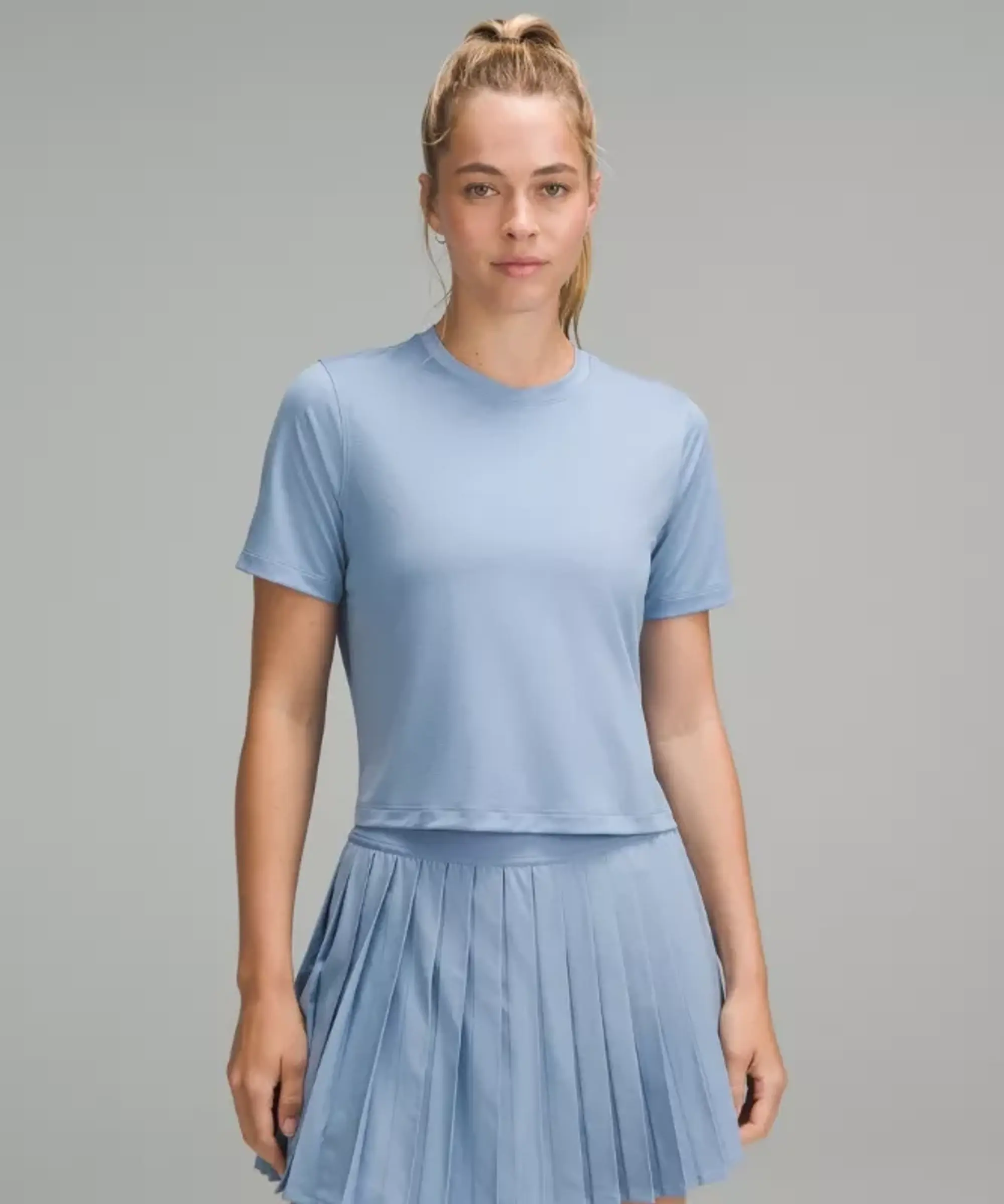 lululemon – Women's Ultralight Waist-Length T-Shirt – Color Blue/Pastel – Size 0