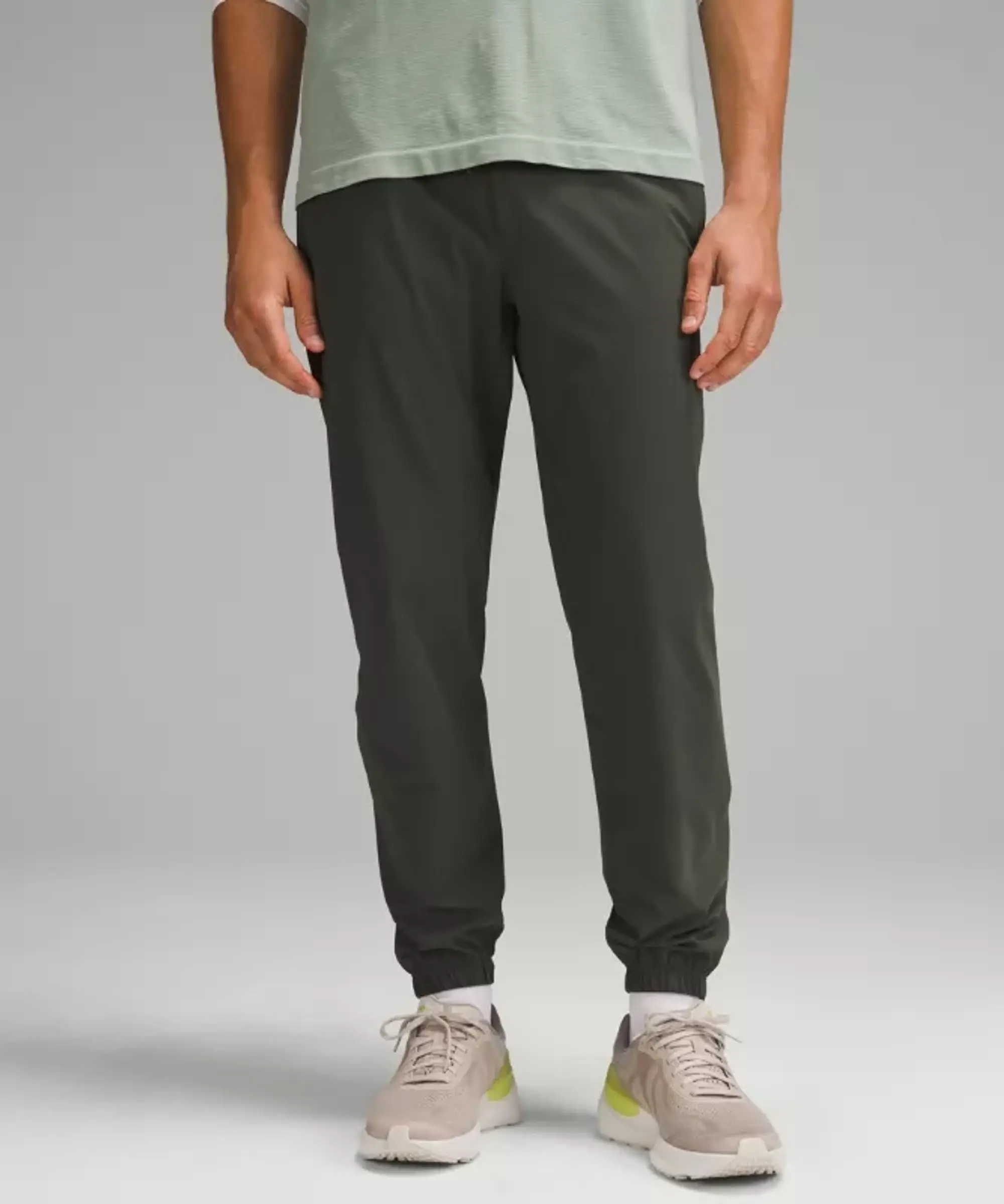 lululemon – Men's Pace Breaker Joggers Tall – Color Brown – Size M