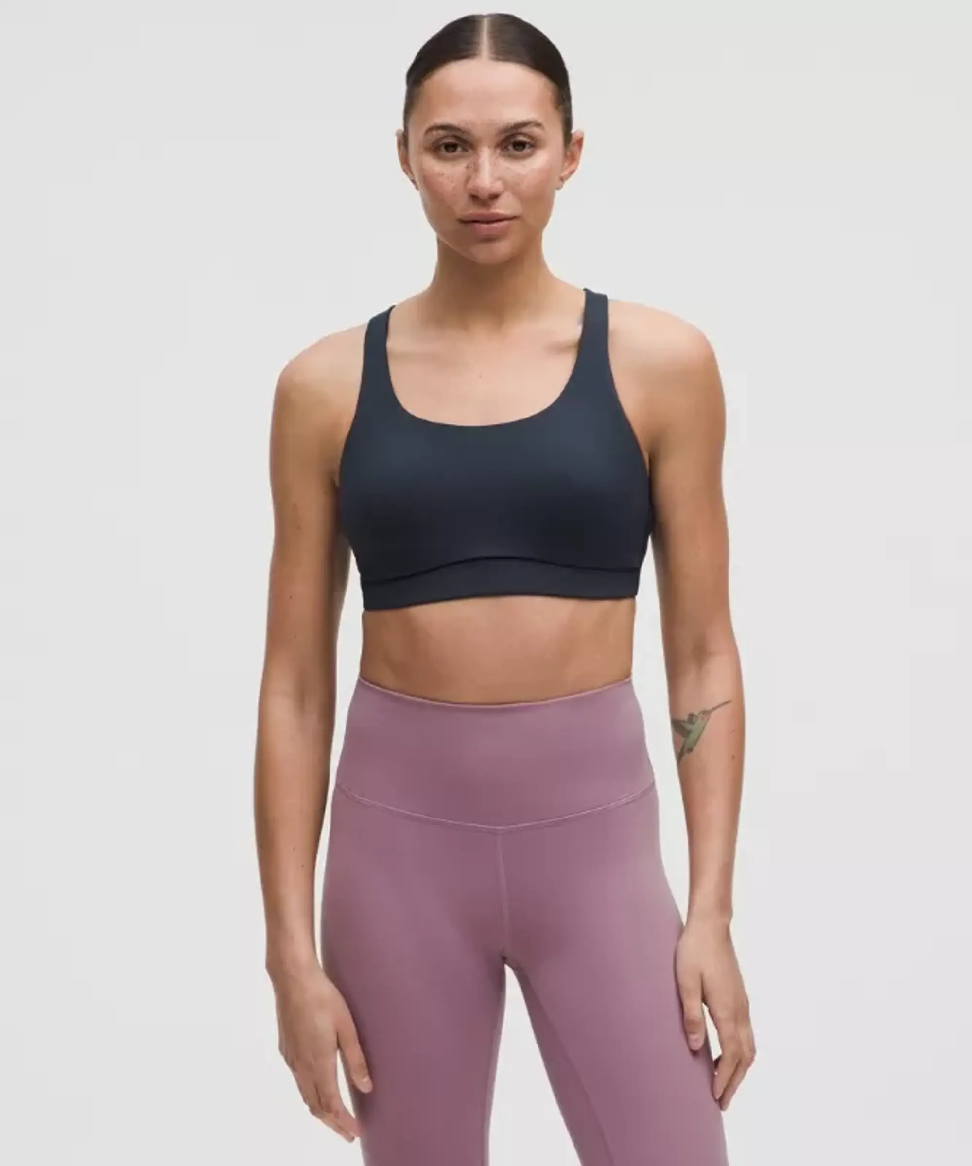 lululemon – Women's Energy Sports Bra Medium Support, B-D Cups Evolve – Color Blue – Size L