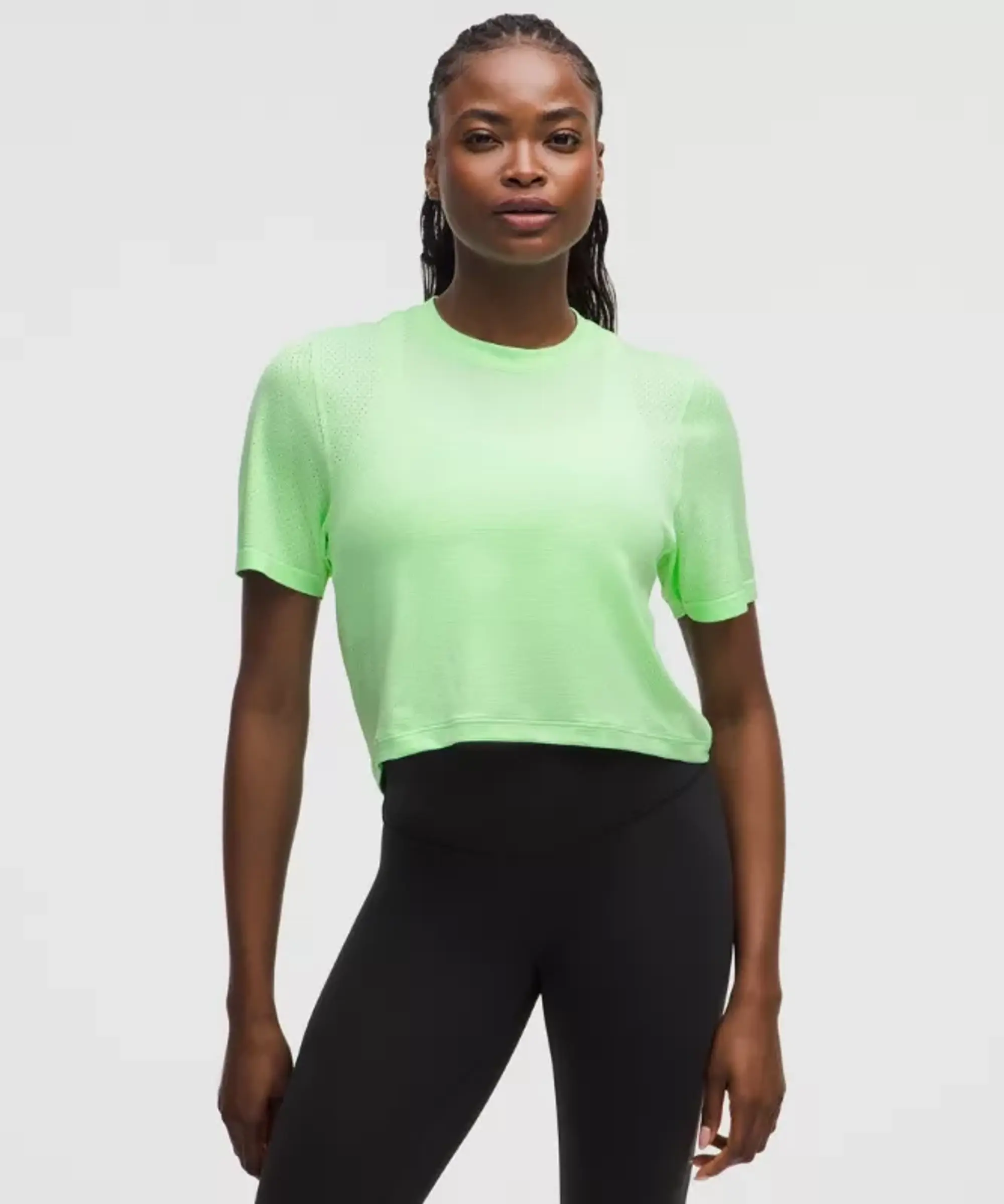lululemon – Women's Swiftly High-Low Cropped Short-Sleeve Shirt – Color Printed – Size 10