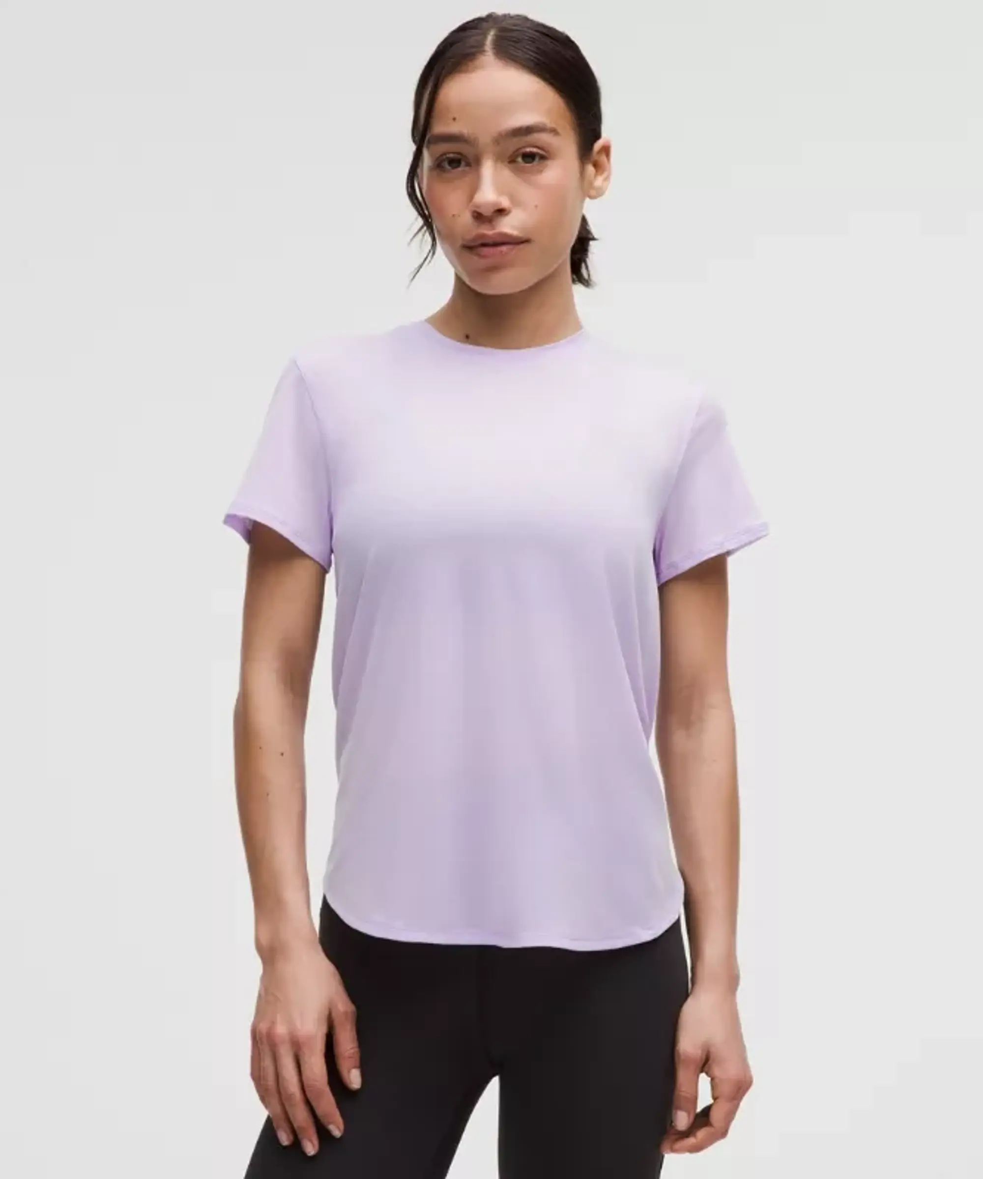 lululemon – Women's Lightweight Split-Back Training T-Shirt – Color Purple – Size L