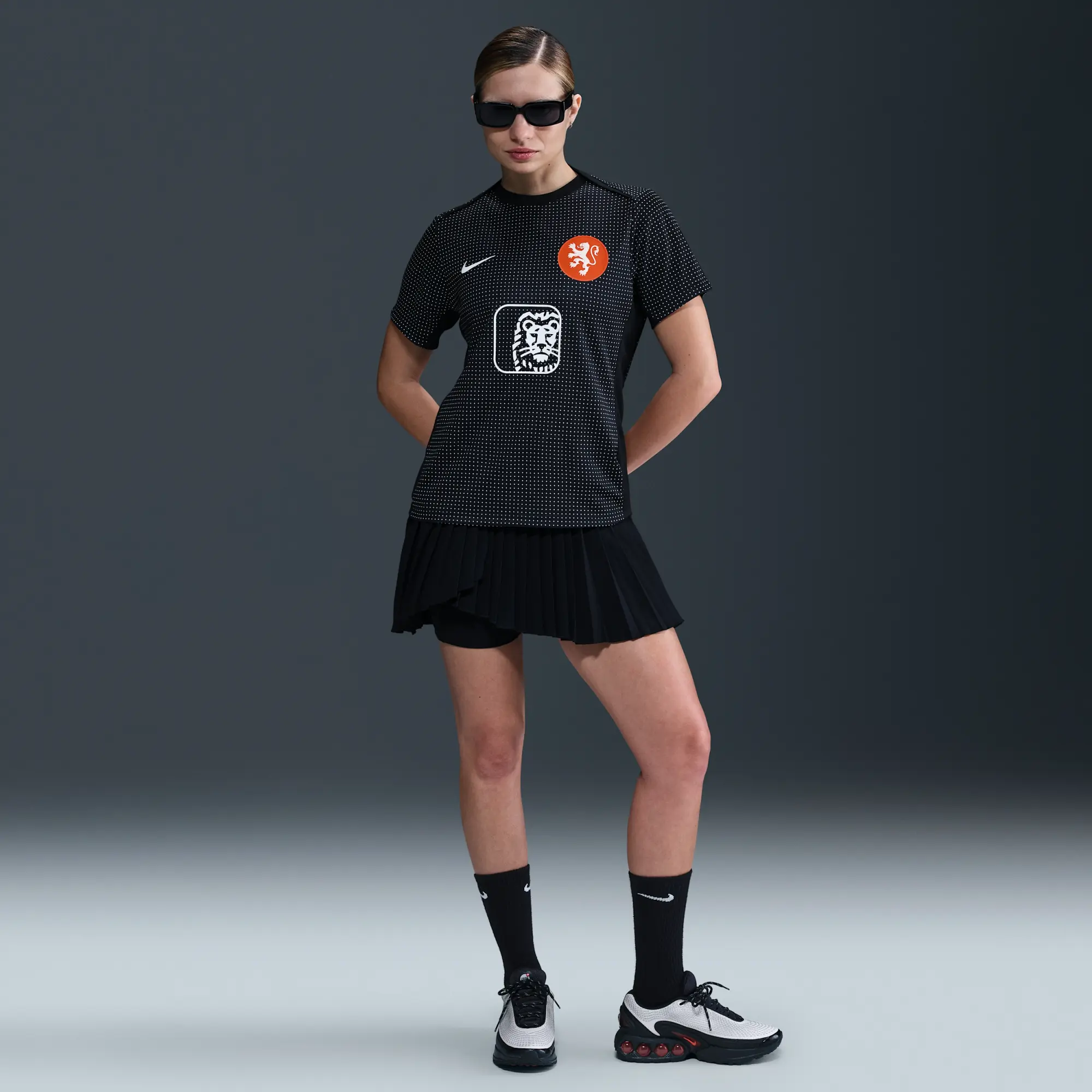 Netherlands Academy Pro Women's Nike Dri-FIT Football Pre-Match Short-Sleeve Top - Black - Polyester