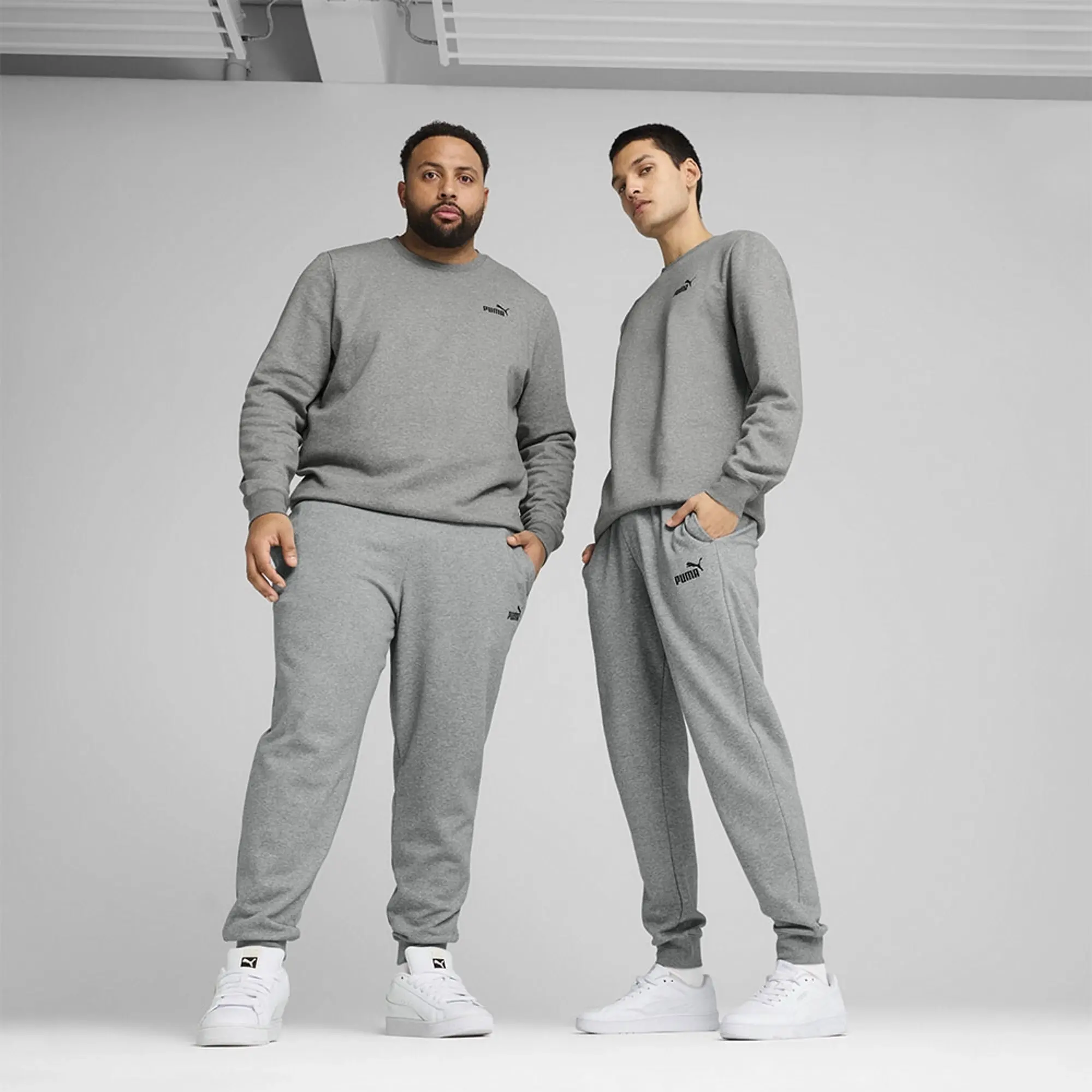 PUMA Essentials No. 1 Logo Sweatpants Men, Medium Grey Heather