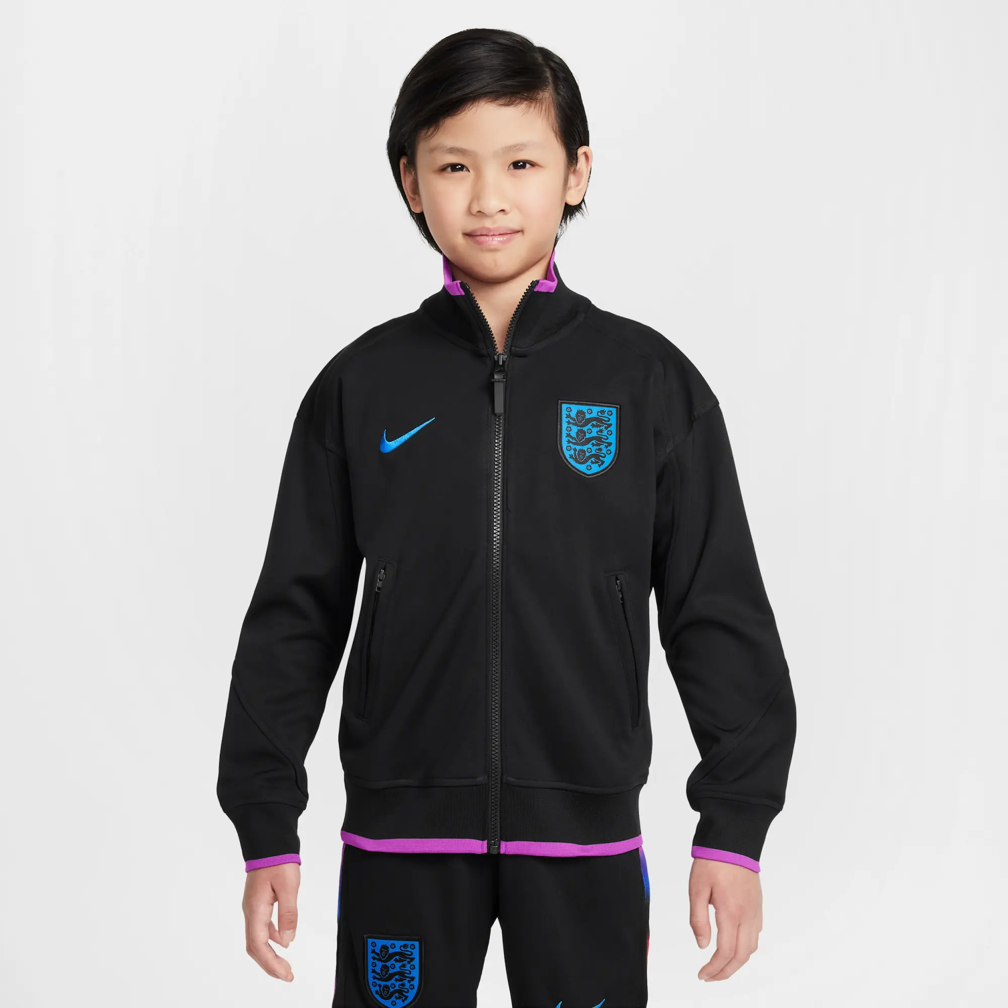 England Academy Pro Away Older Kids' Nike Dri-FIT Football Anthem Jacket - Black - Recycled Polyester