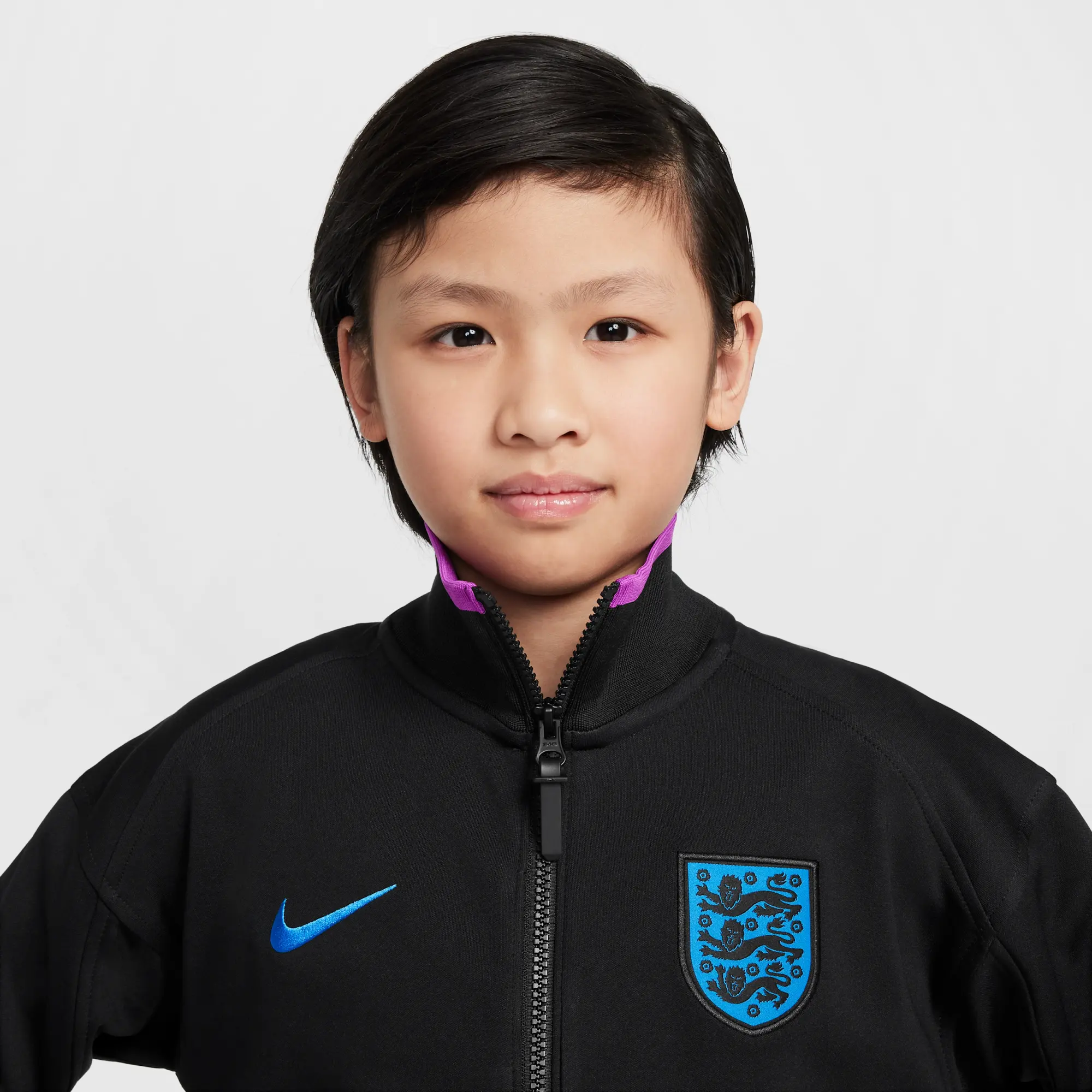 England Academy Pro Away Older Kids' Nike Dri-FIT Football Anthem Jacket - Black - Recycled Polyester