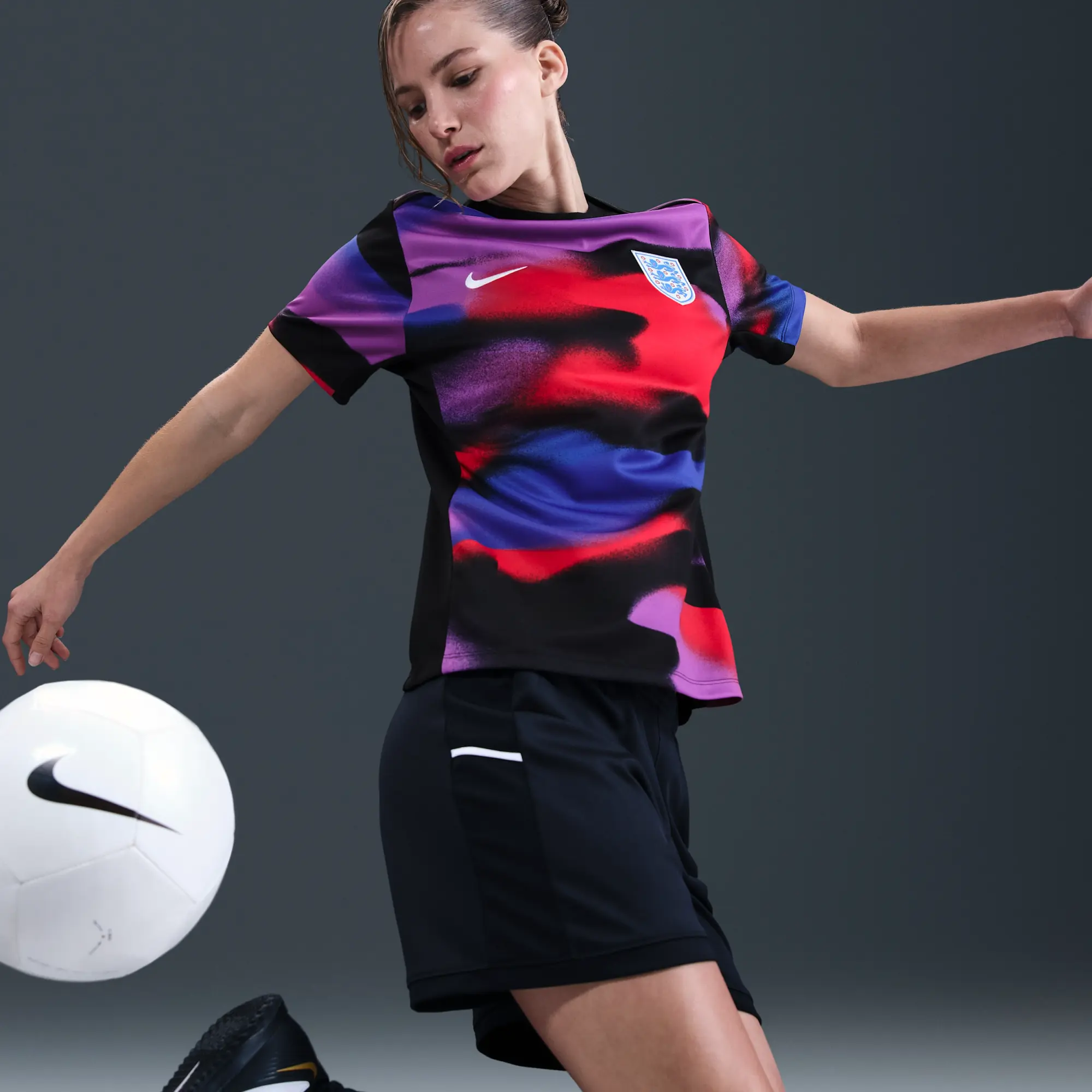 England Academy Pro Women's Nike Dri-FIT Football Pre-Match Short-Sleeve Top - Blue - Recycled Polyester