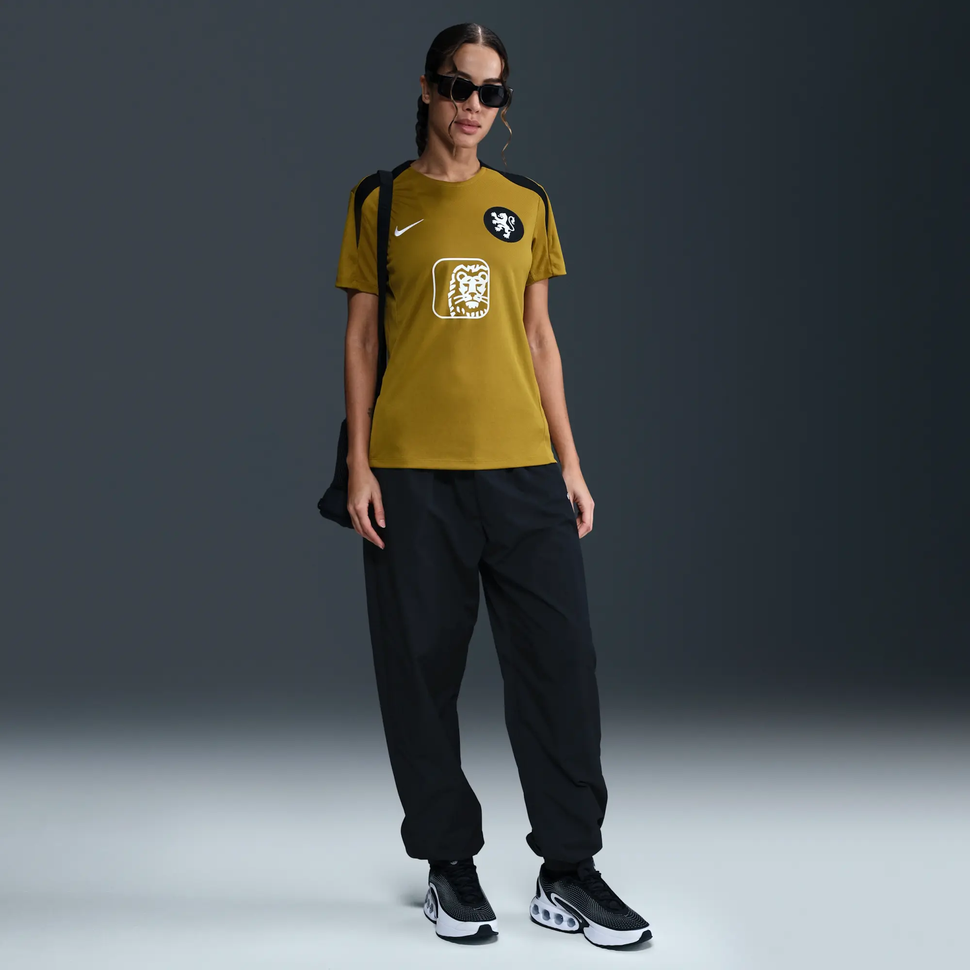 Netherlands Strike Women's Nike Dri-FIT Football Short-Sleeve Top - Brown - Sustainable Materials