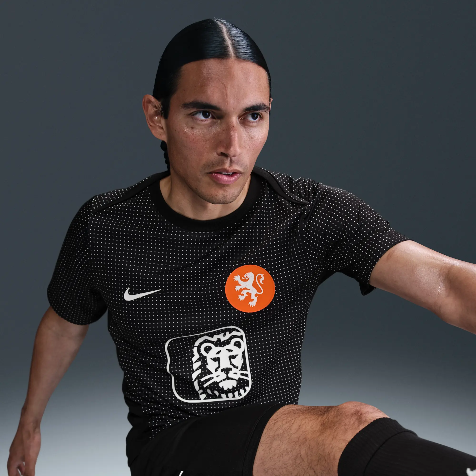 Netherlands Academy Pro Men's Nike Dri-FIT Football Pre-Match Short-Sleeve Top - Black - Recycled Polyester