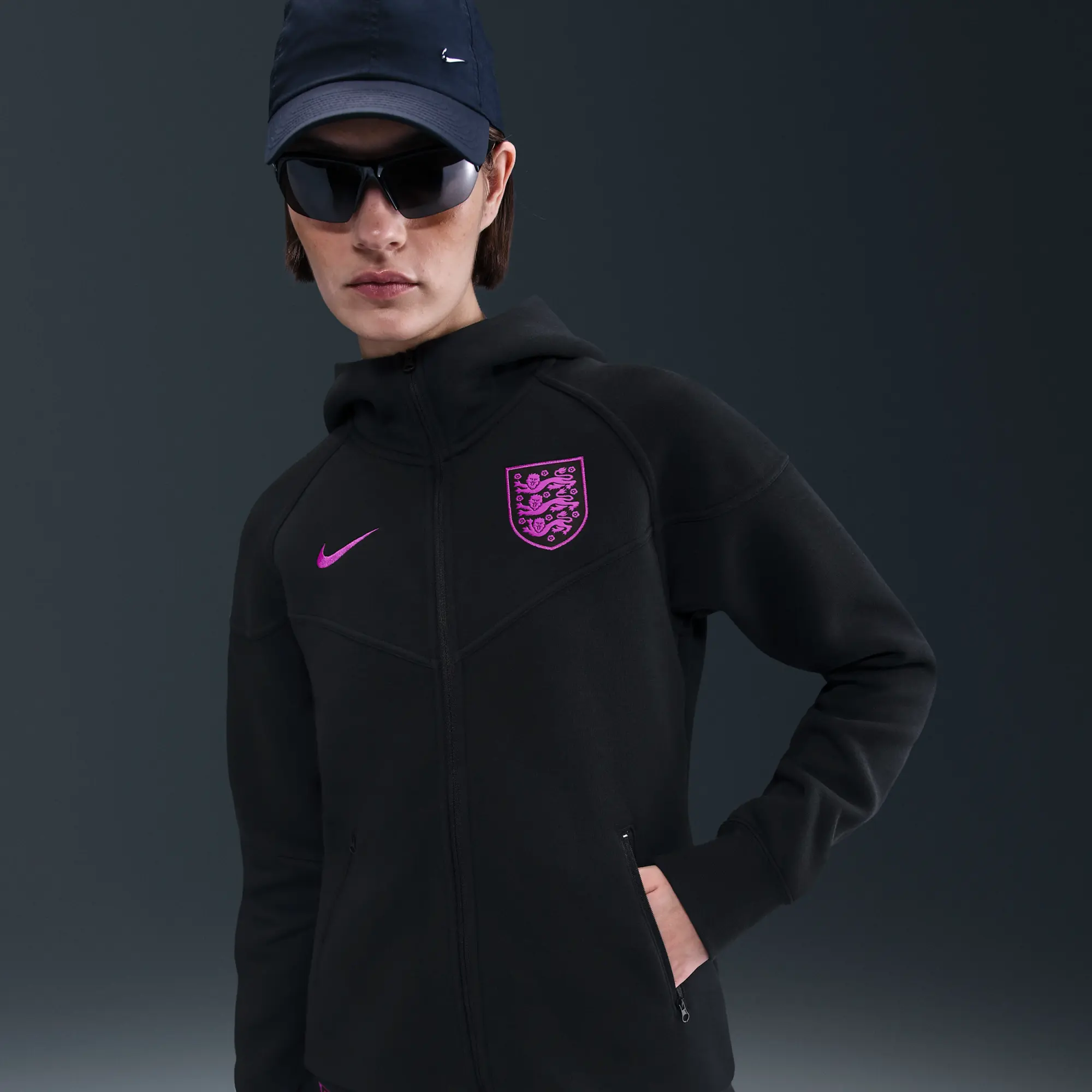England Tech Windrunner Women's Nike Football Fleece Full-Zip Hoodie - Black - Sustainable Blends