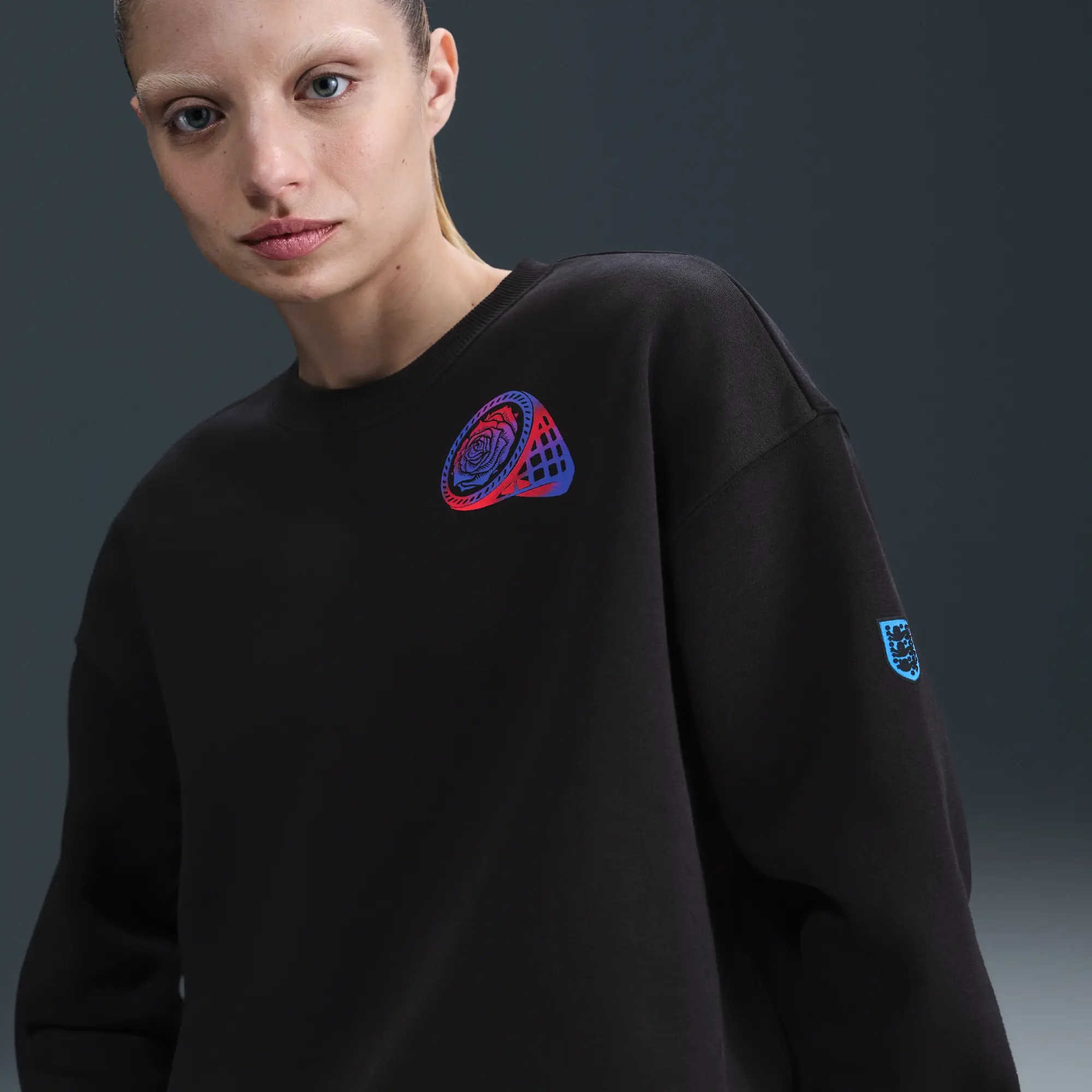 England Phoenix Fleece Women's Nike Football Oversized Crew-Neck Sweatshirt - Black - Fleece > Phoenix Fleece