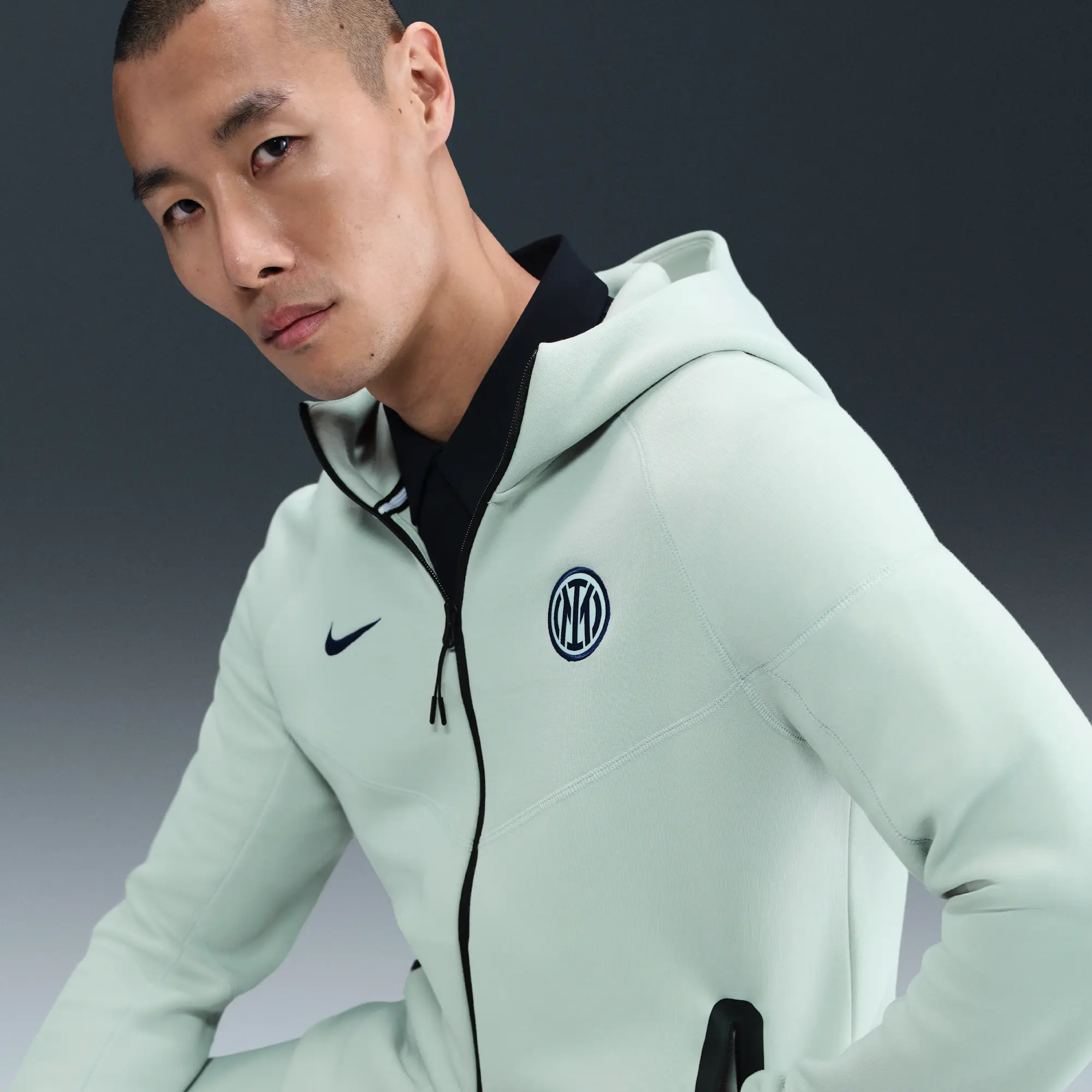 Inter Milan Tech Windrunner Men's Nike Football Full-Zip Hoodie - Grey - Sustainable Materials